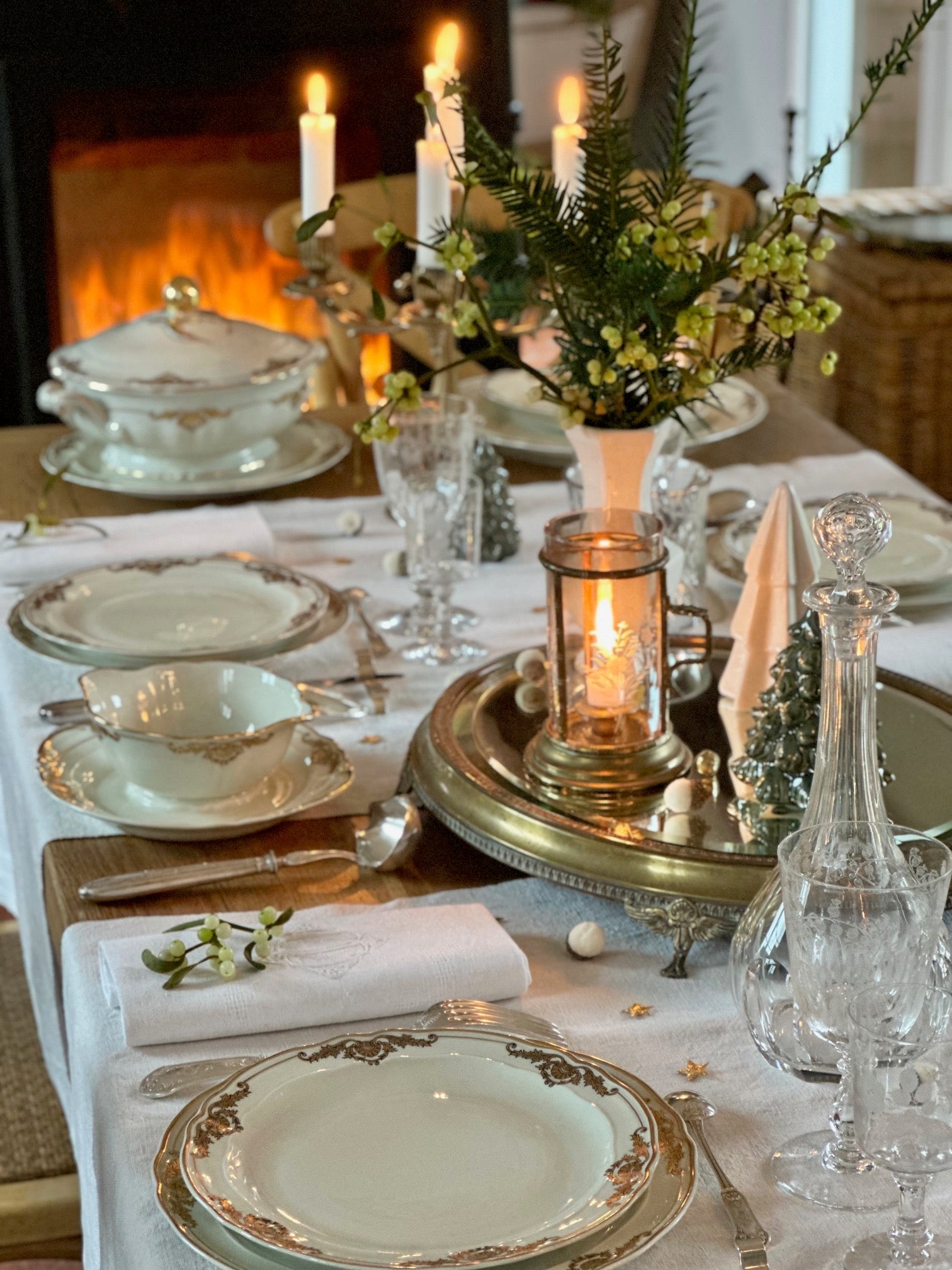Reserved - Sale - Exceptional Bernardaud Coquille model dinner service for 12 people