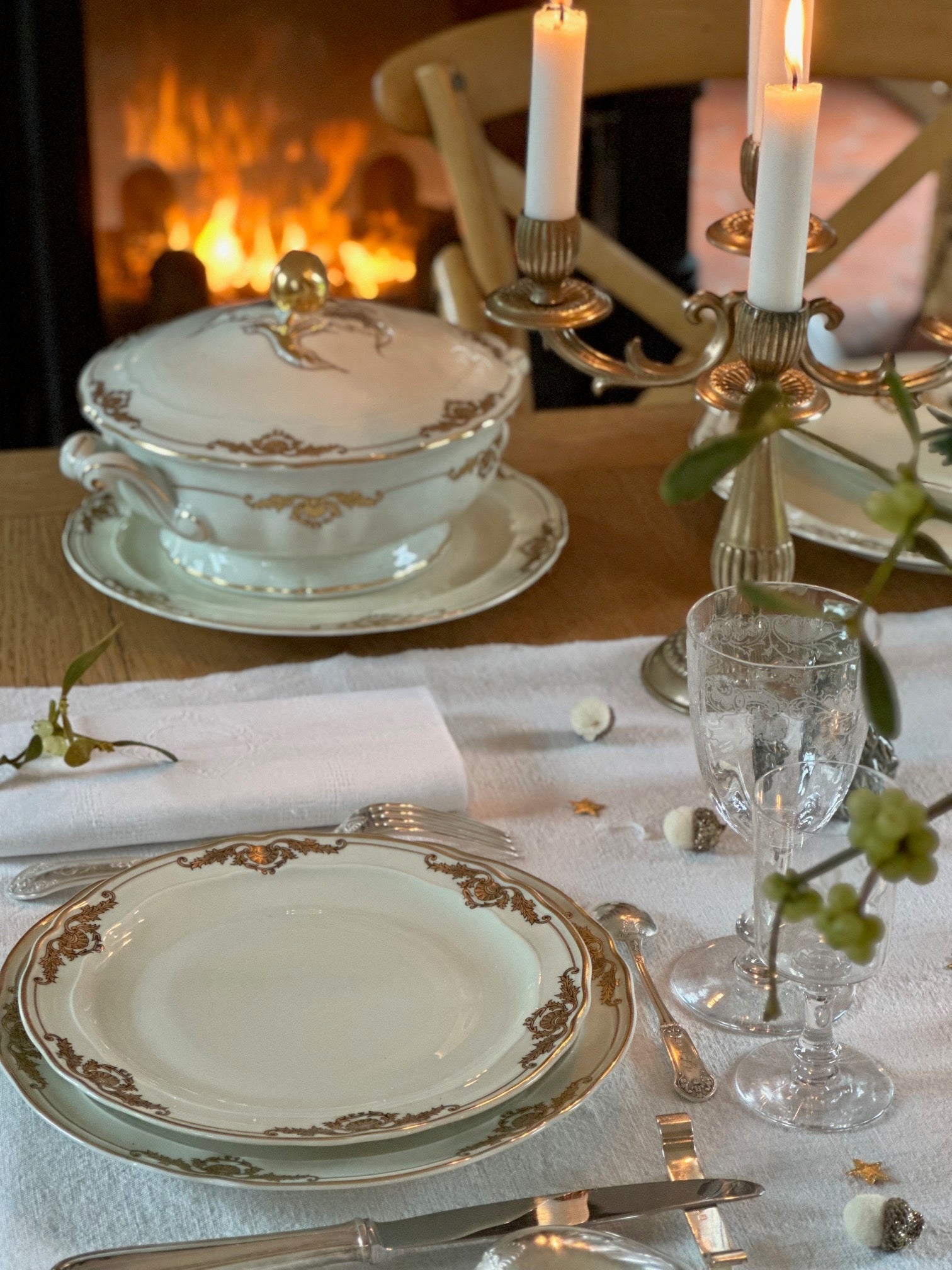 Reserved - Sale - Exceptional Bernardaud Coquille model dinner service for 12 people