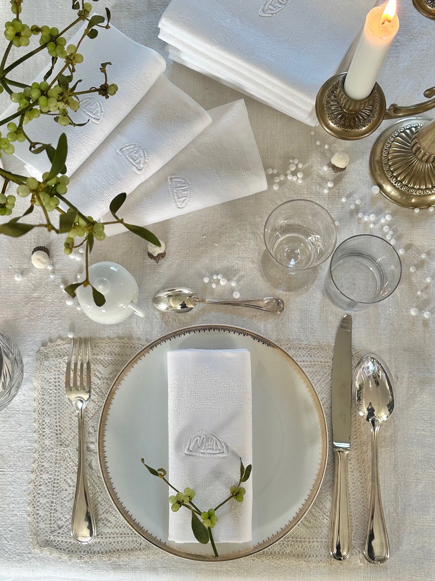 IV. Set of 12 damask cotton napkins, hand-embroidered monogram