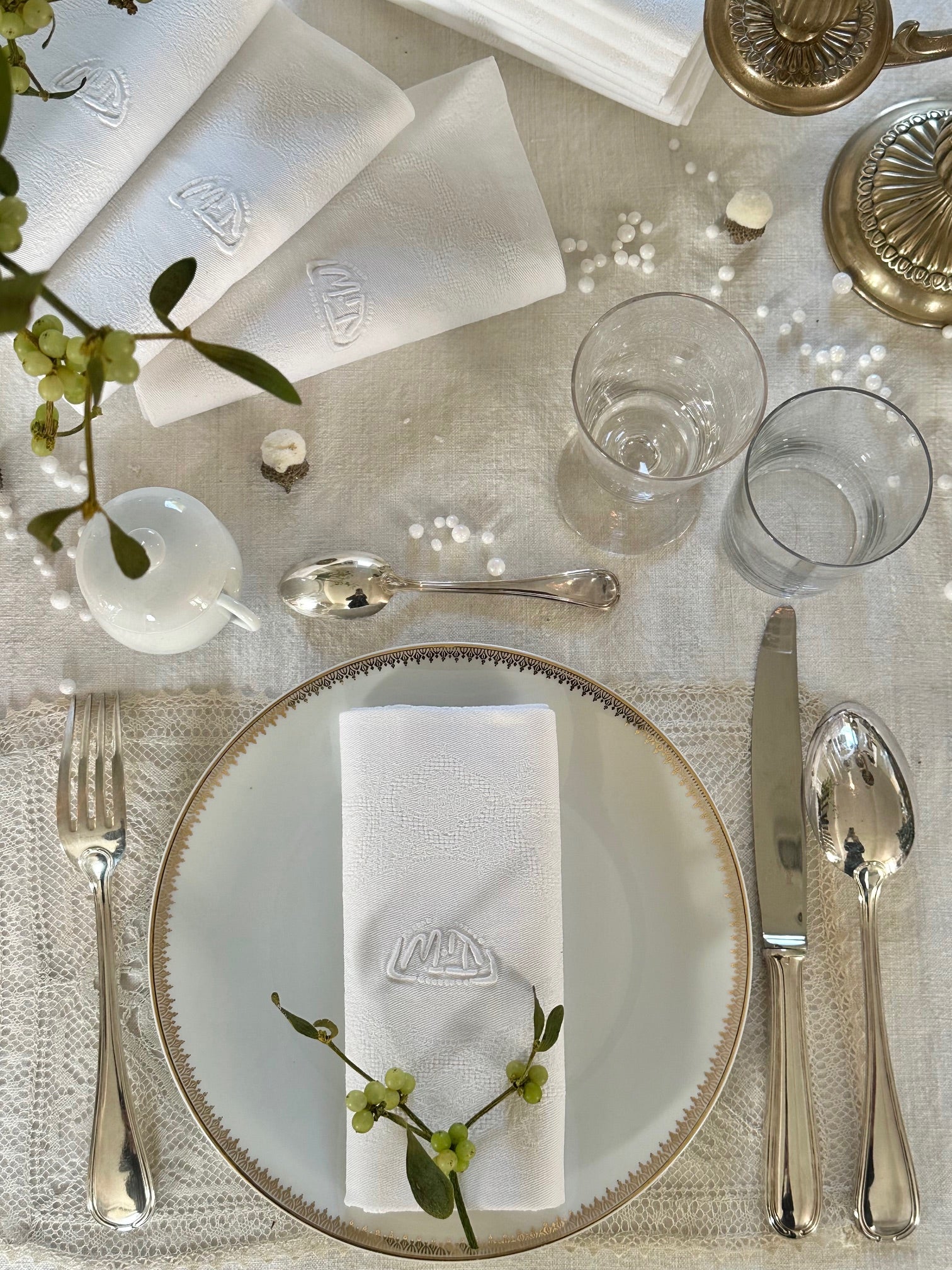 IV. Set of 12 damask cotton napkins, hand-embroidered monogram
