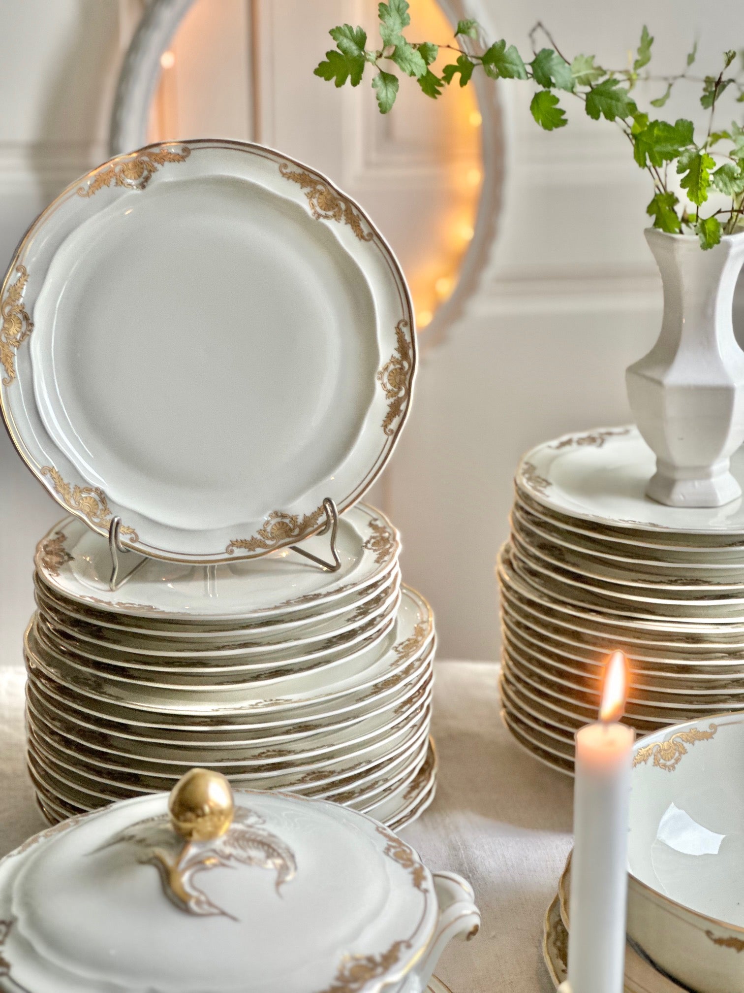 Reserved - Sale - Exceptional Bernardaud Coquille model dinner service for 12 people
