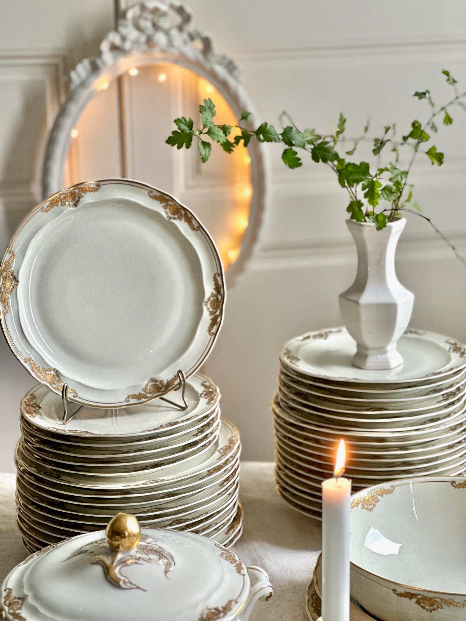 Reserved - Sale - Exceptional Bernardaud Coquille model dinner service for 12 people