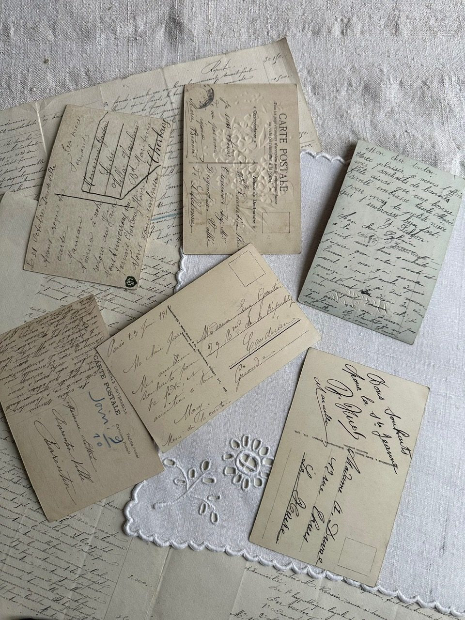 VII. Lot de 6 cartes anciennes fleuries