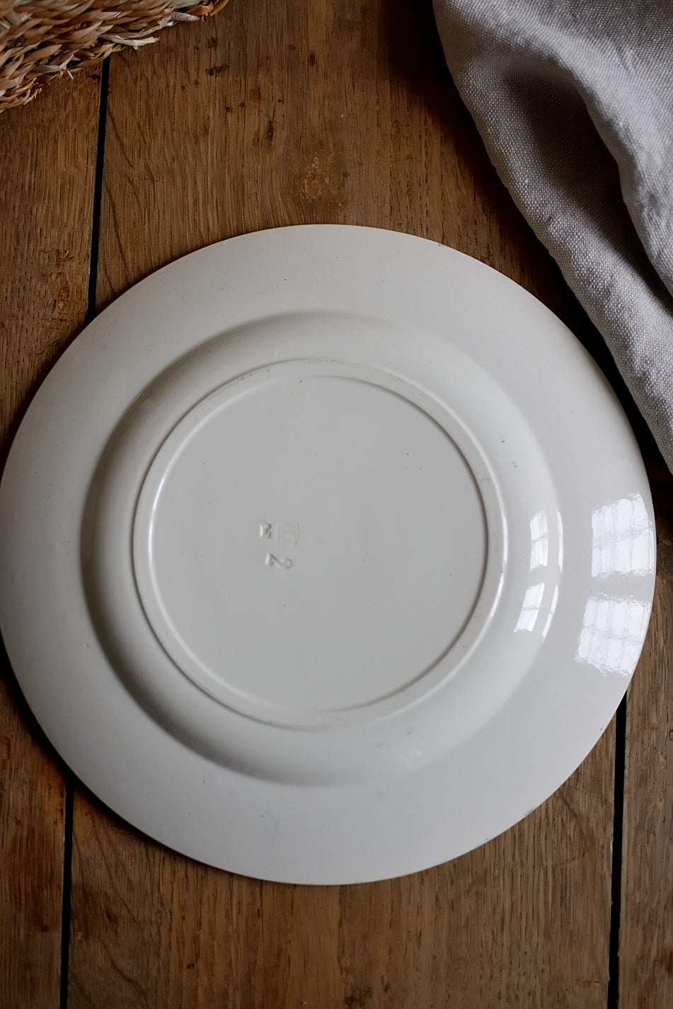Round ironstone dish with wheat ear and dragonfly motif