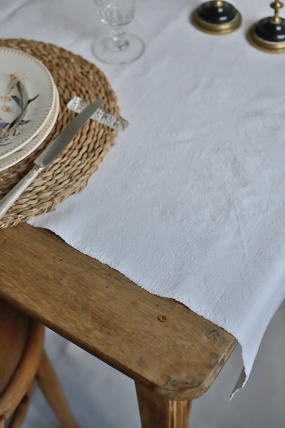 Chemin de table long (2 mètres), en chanvre ancien XIXème initiale brodé E