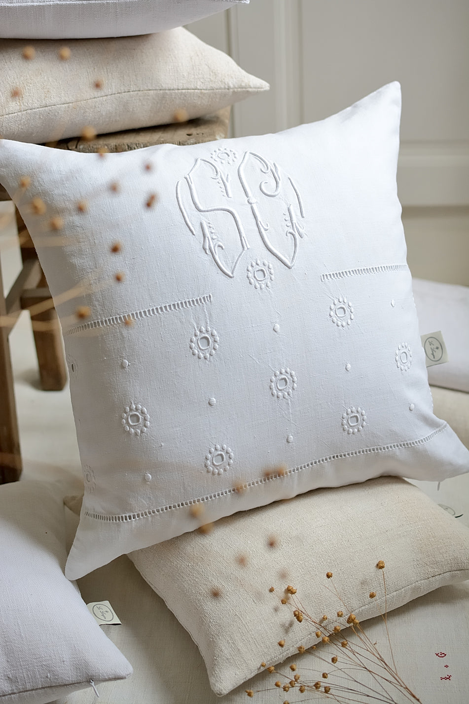 Housse de coussin en lin ancien monogramme SC
