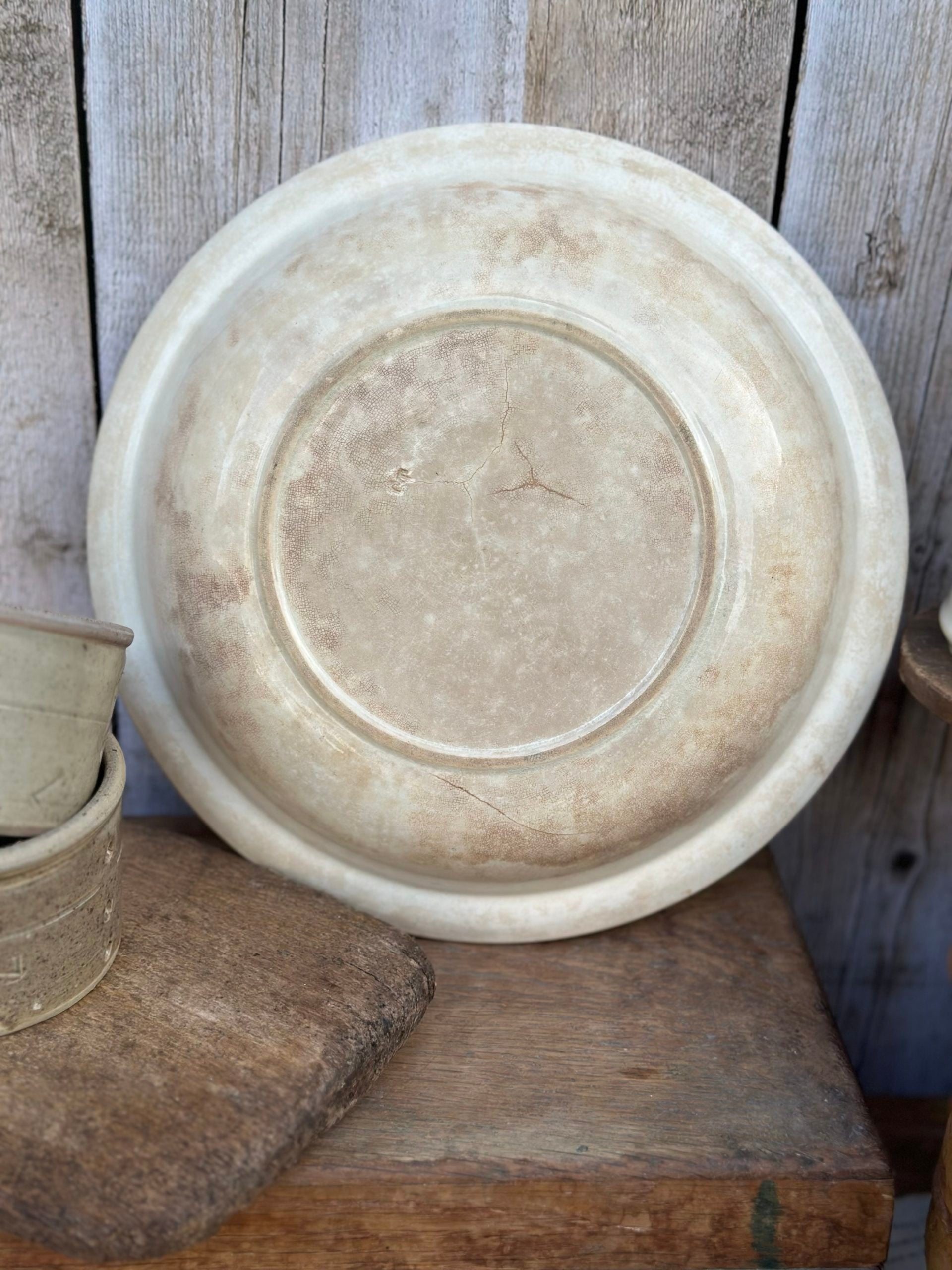 Plat creux patiné Badonviller modèle Mûre