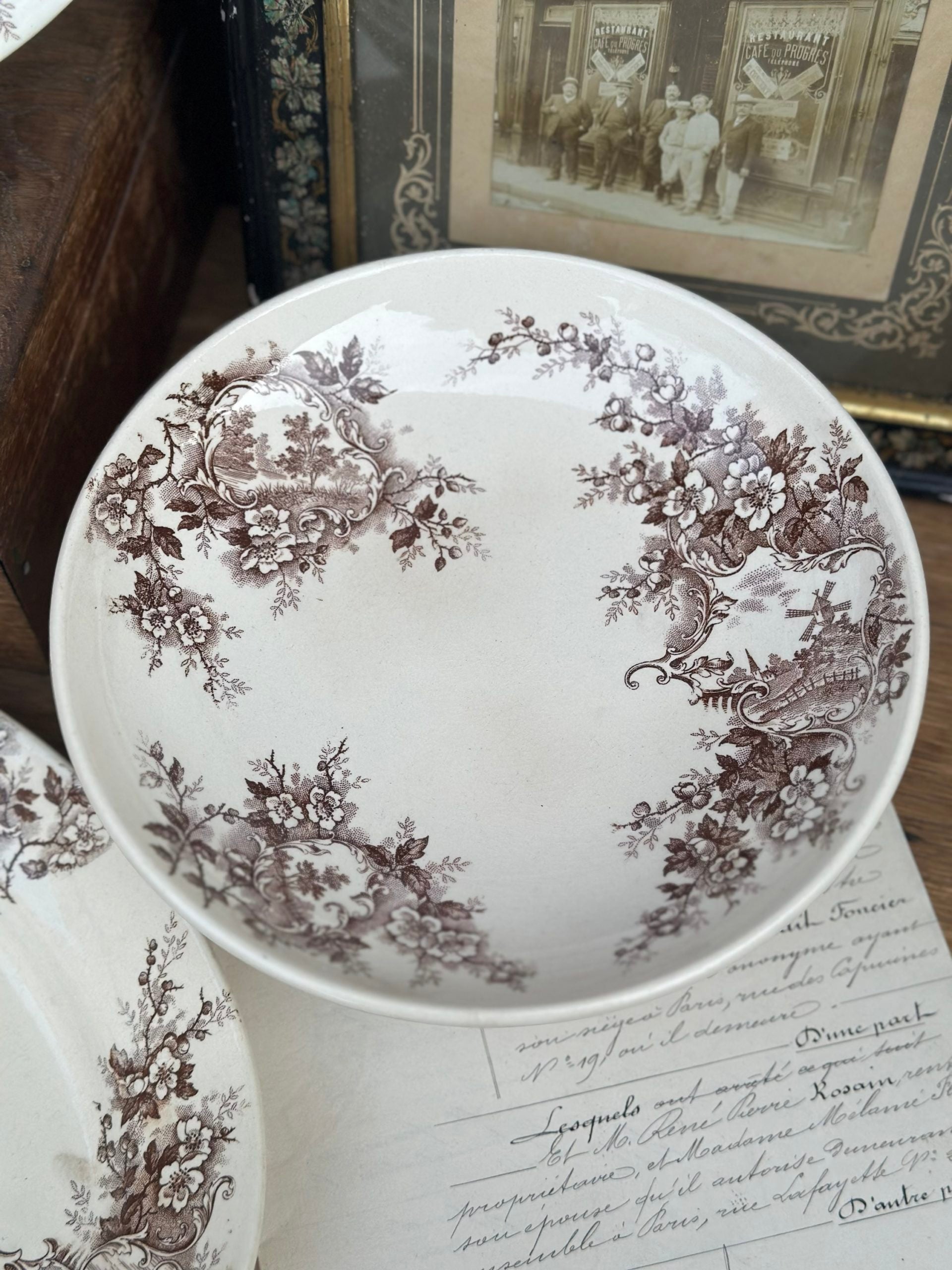 Reserved - Compote bowl €80 and two oval dishes (€72 and €78) Choisy Le Roi Pompadour model
