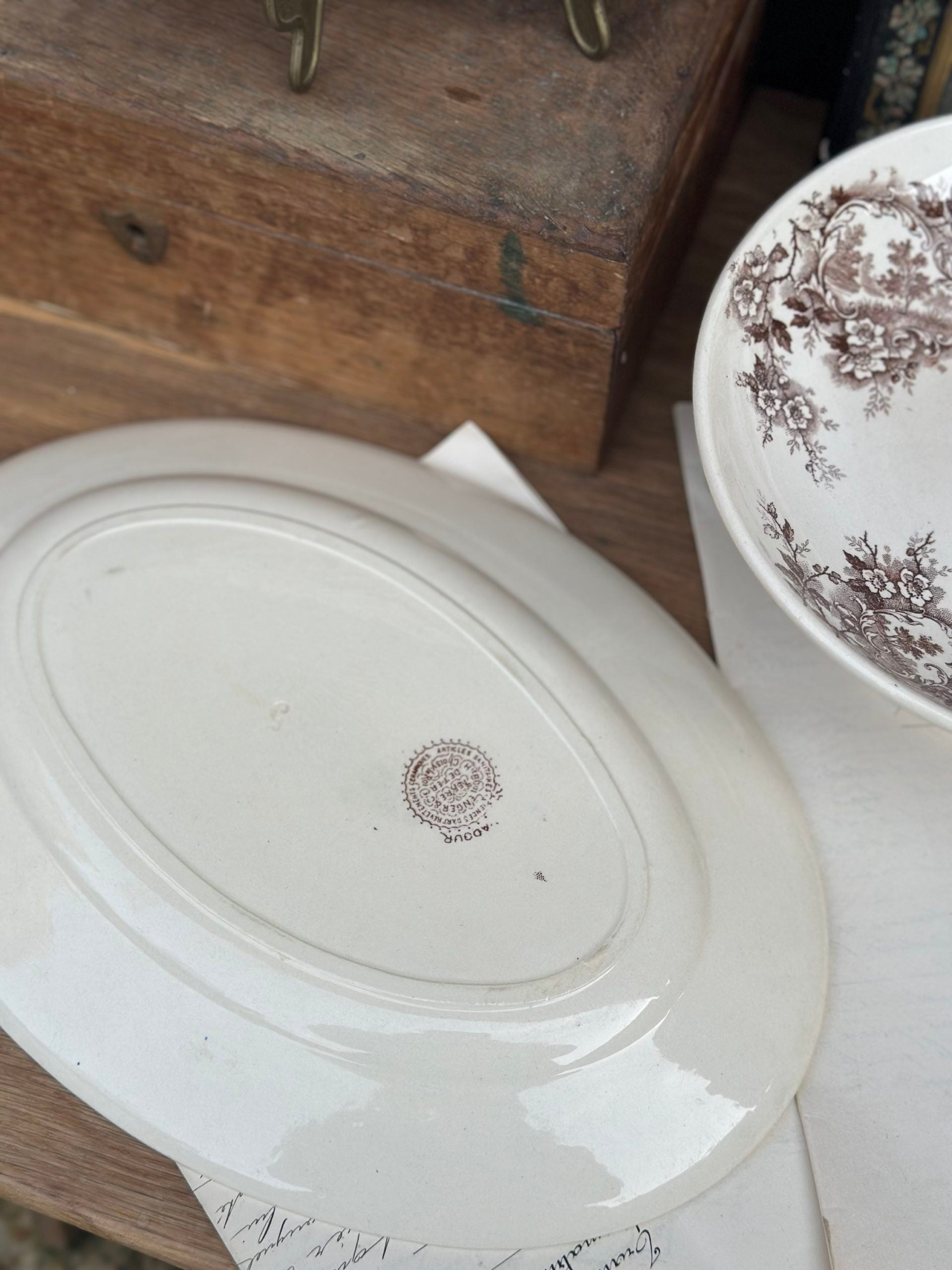 Reserved - Compote bowl €80 and two oval dishes (€72 and €78) Choisy Le Roi Pompadour model