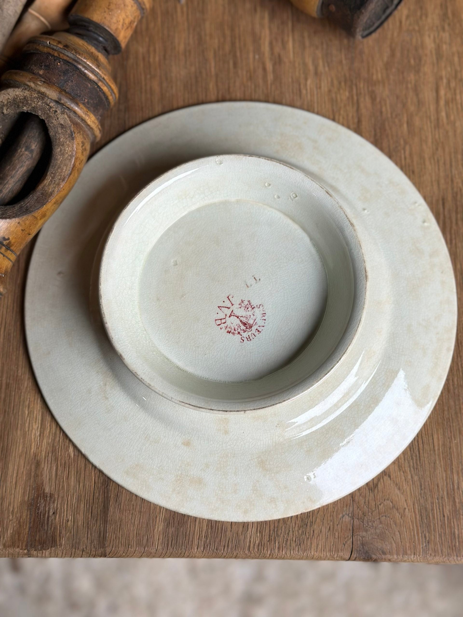 Deux plats piédouche - Jules Vieillard Bordeaux et Creil et Montereau