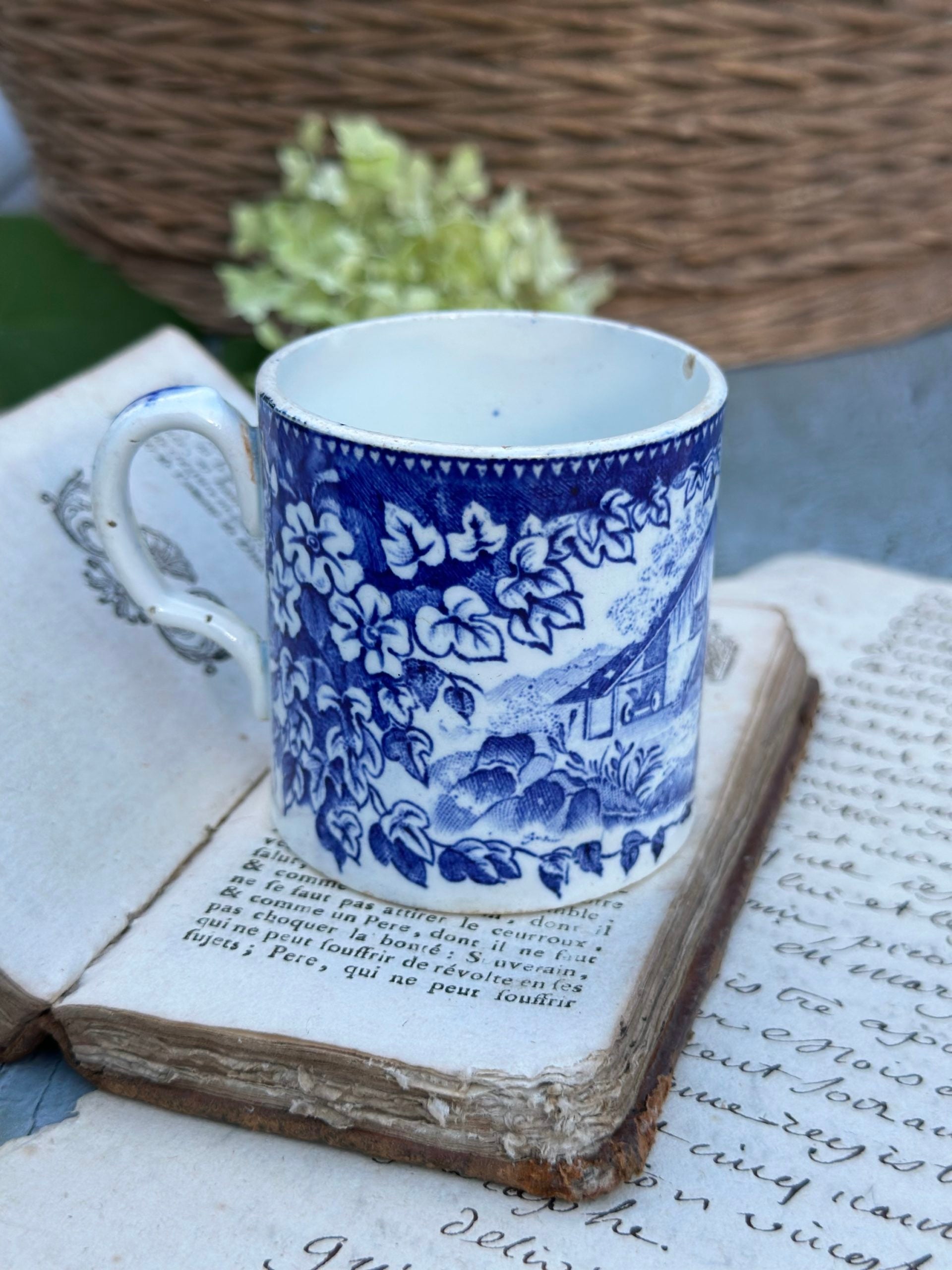 Tasse à café Creil et Montereau XIXème