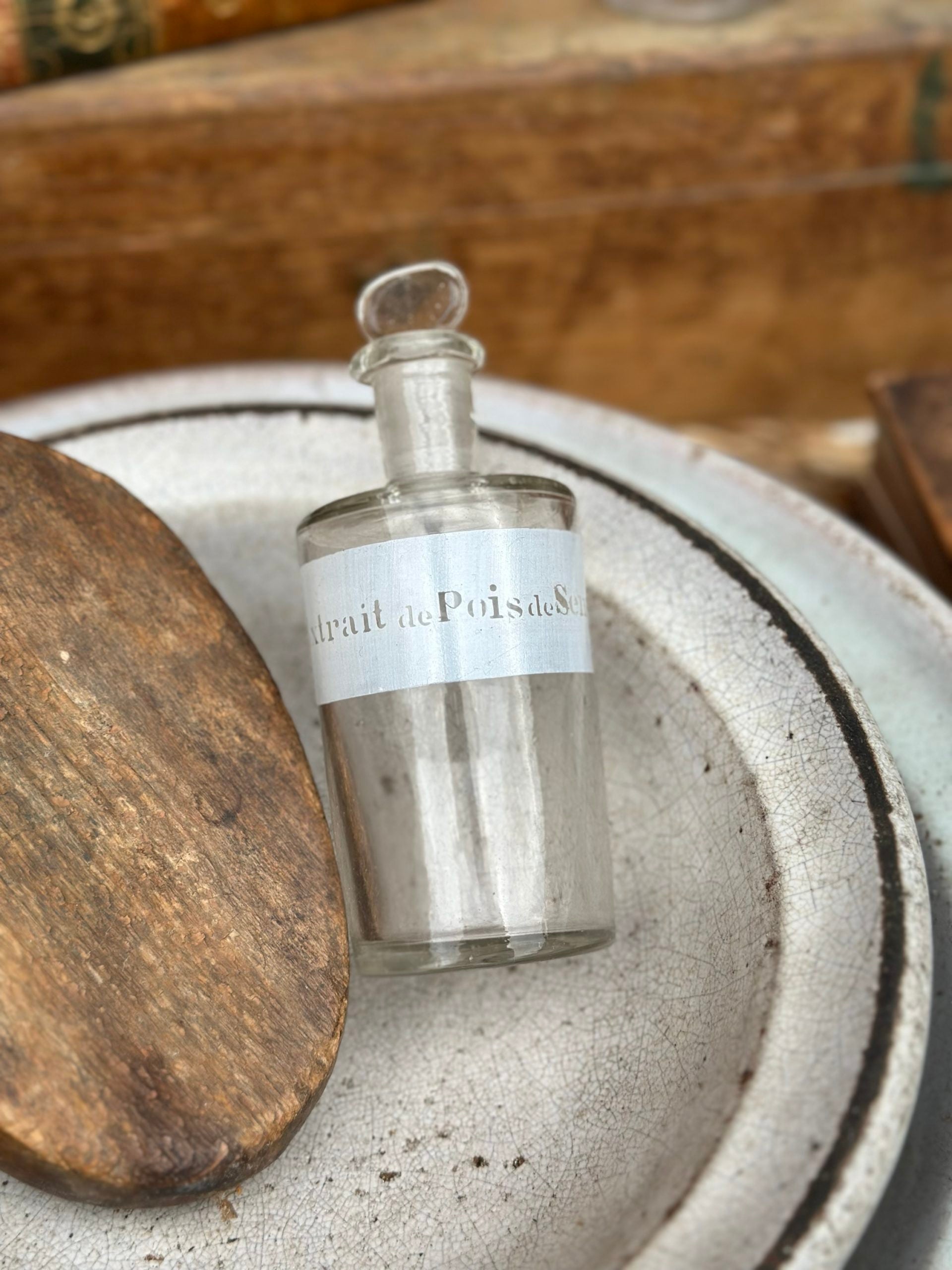Small apothecary bottle of Sweet Pea Extract