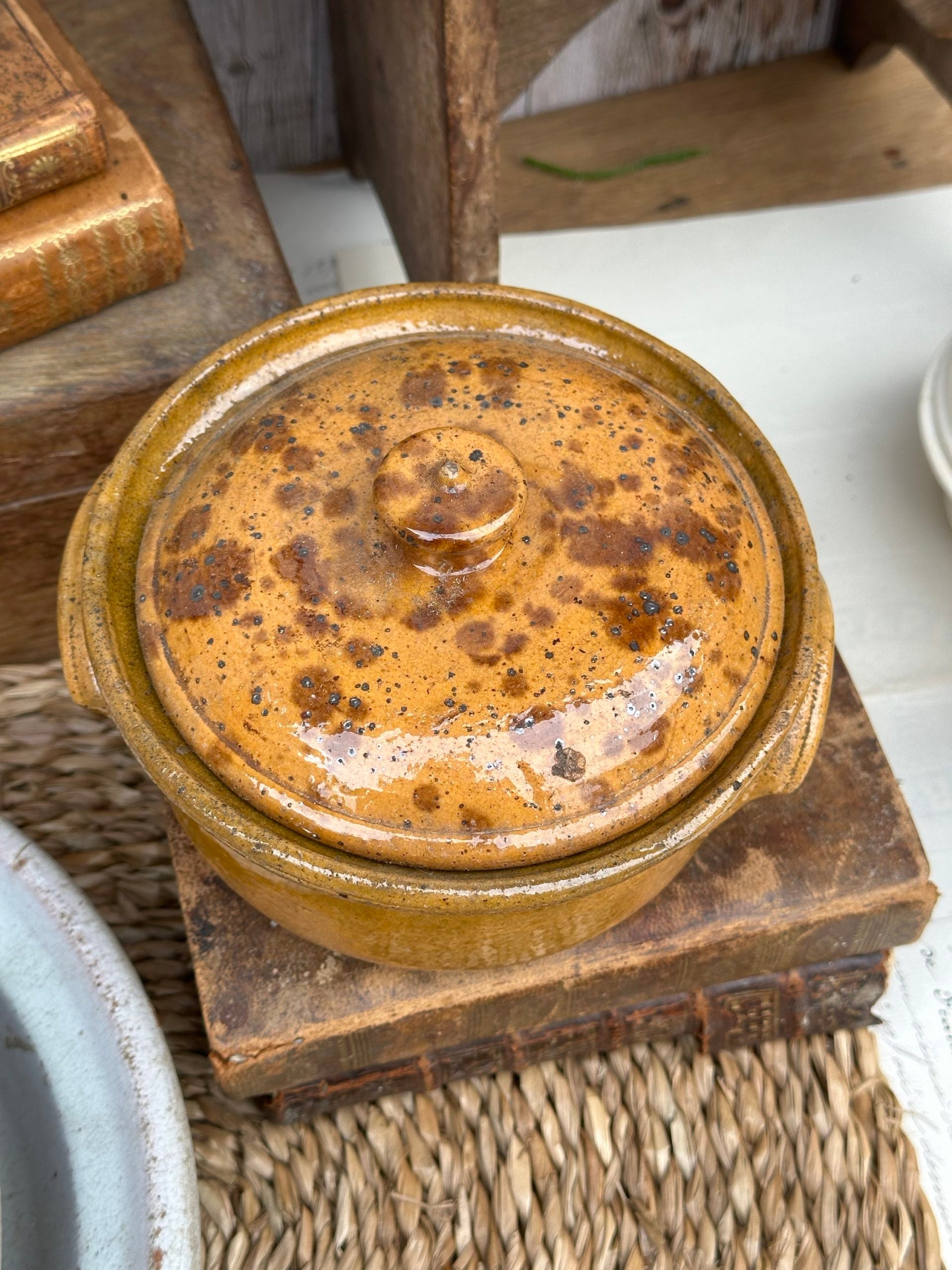 Terrine en terre cuite vernissé