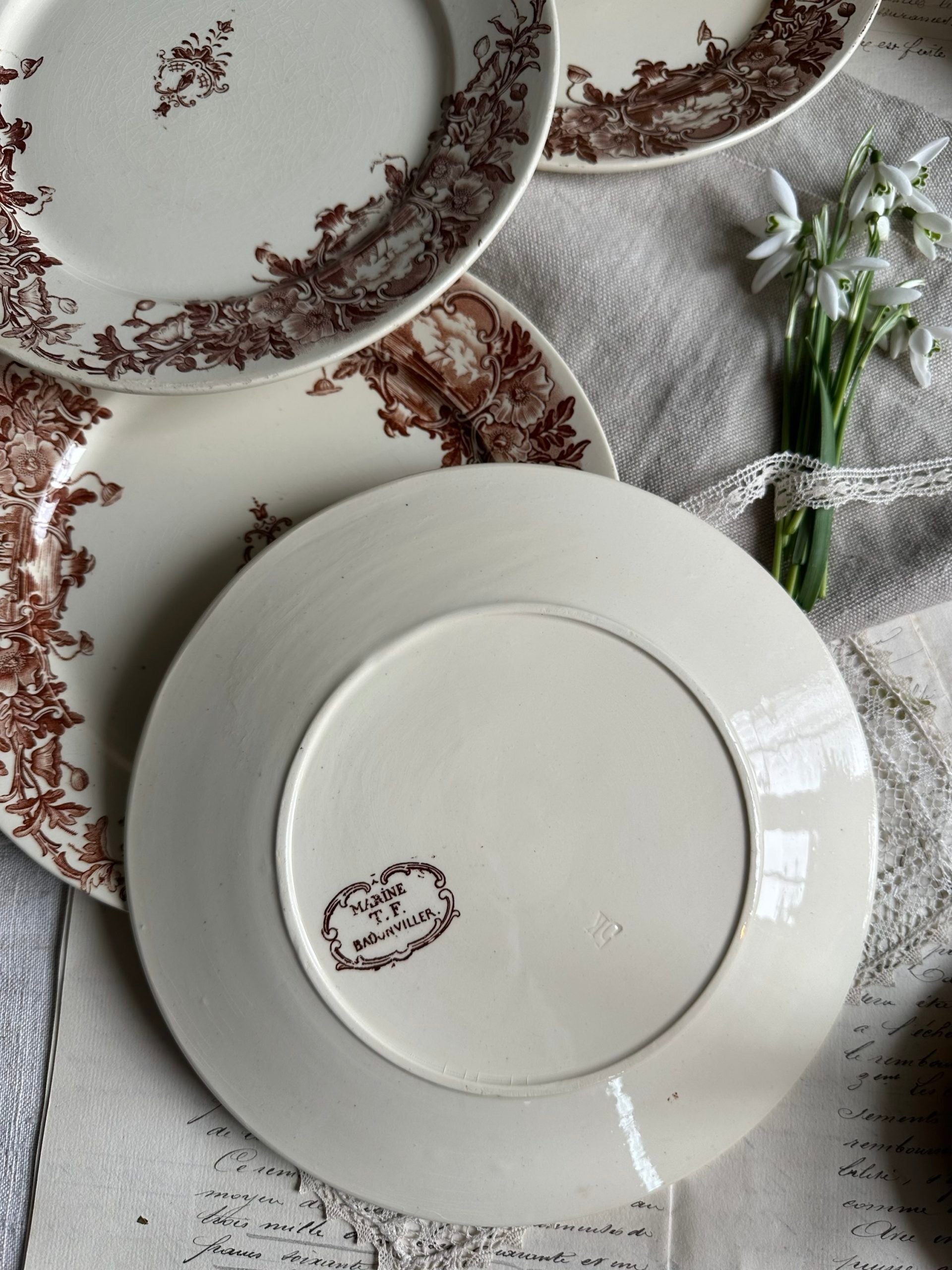 I. Suite de 6 assiettes à dessert Badonviller modèle Marine