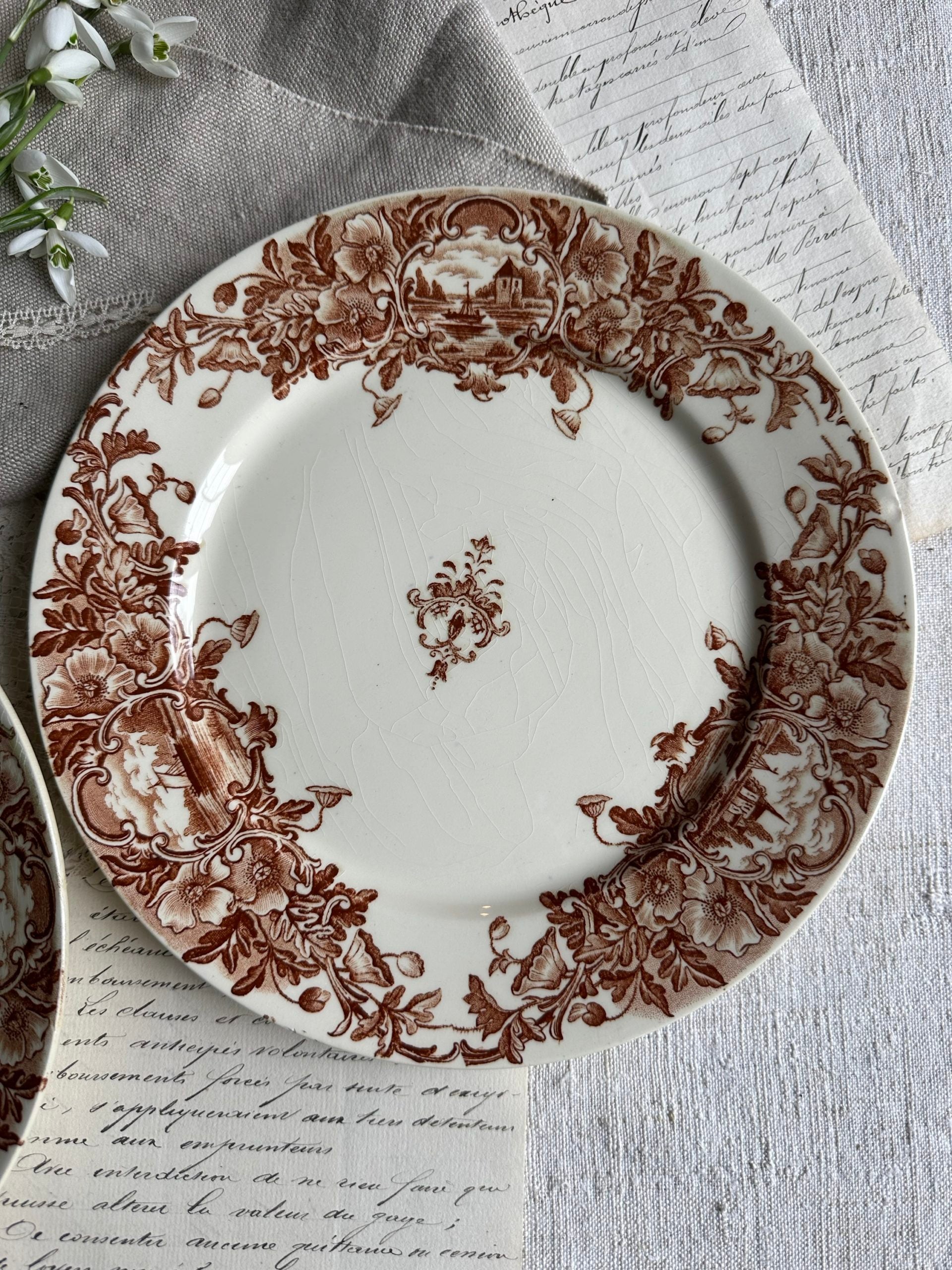 II. Suite de 6 assiettes à dessert Badonviller modèle Marine