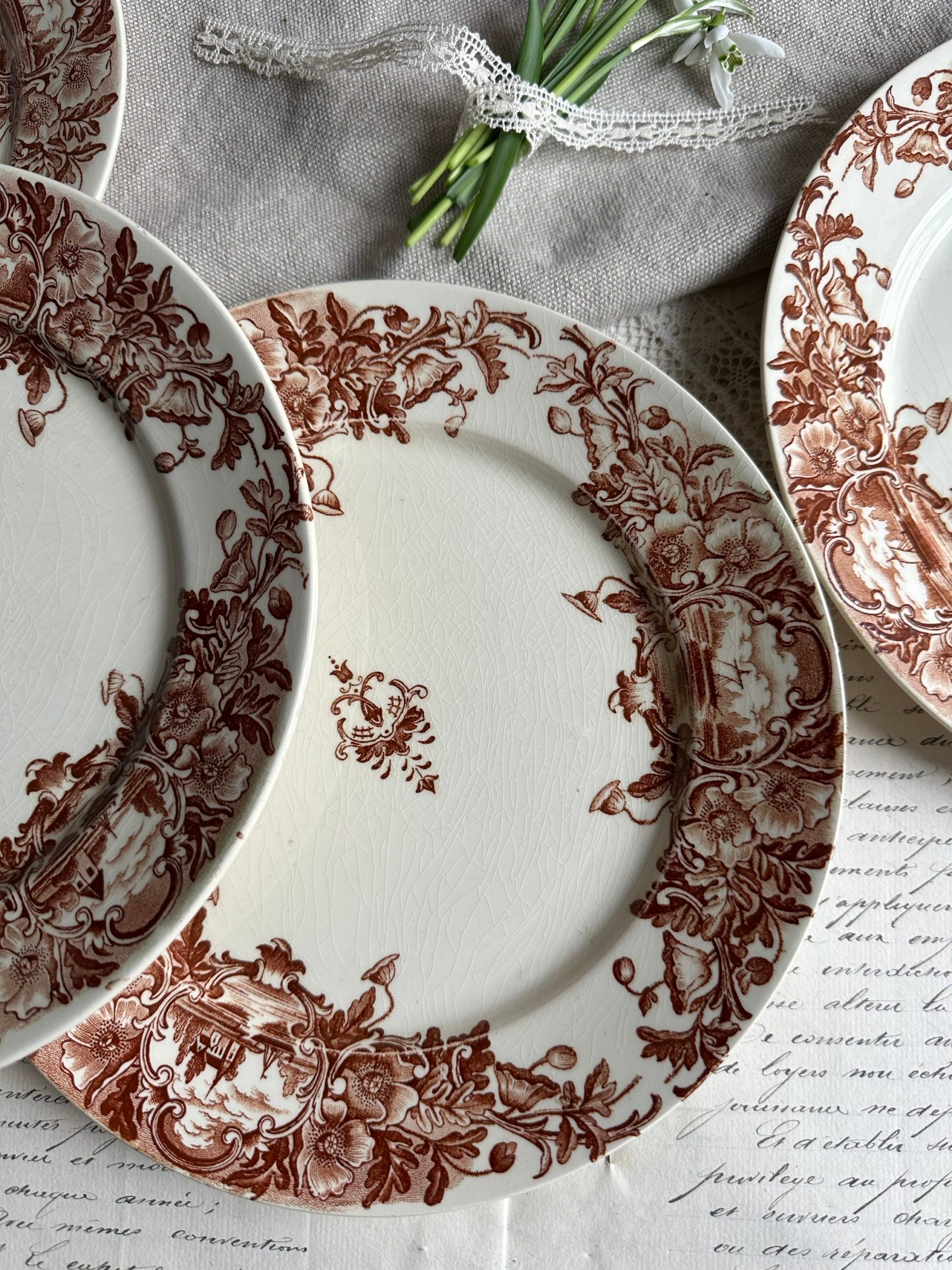 II. Suite de 6 assiettes à dessert Badonviller modèle Marine