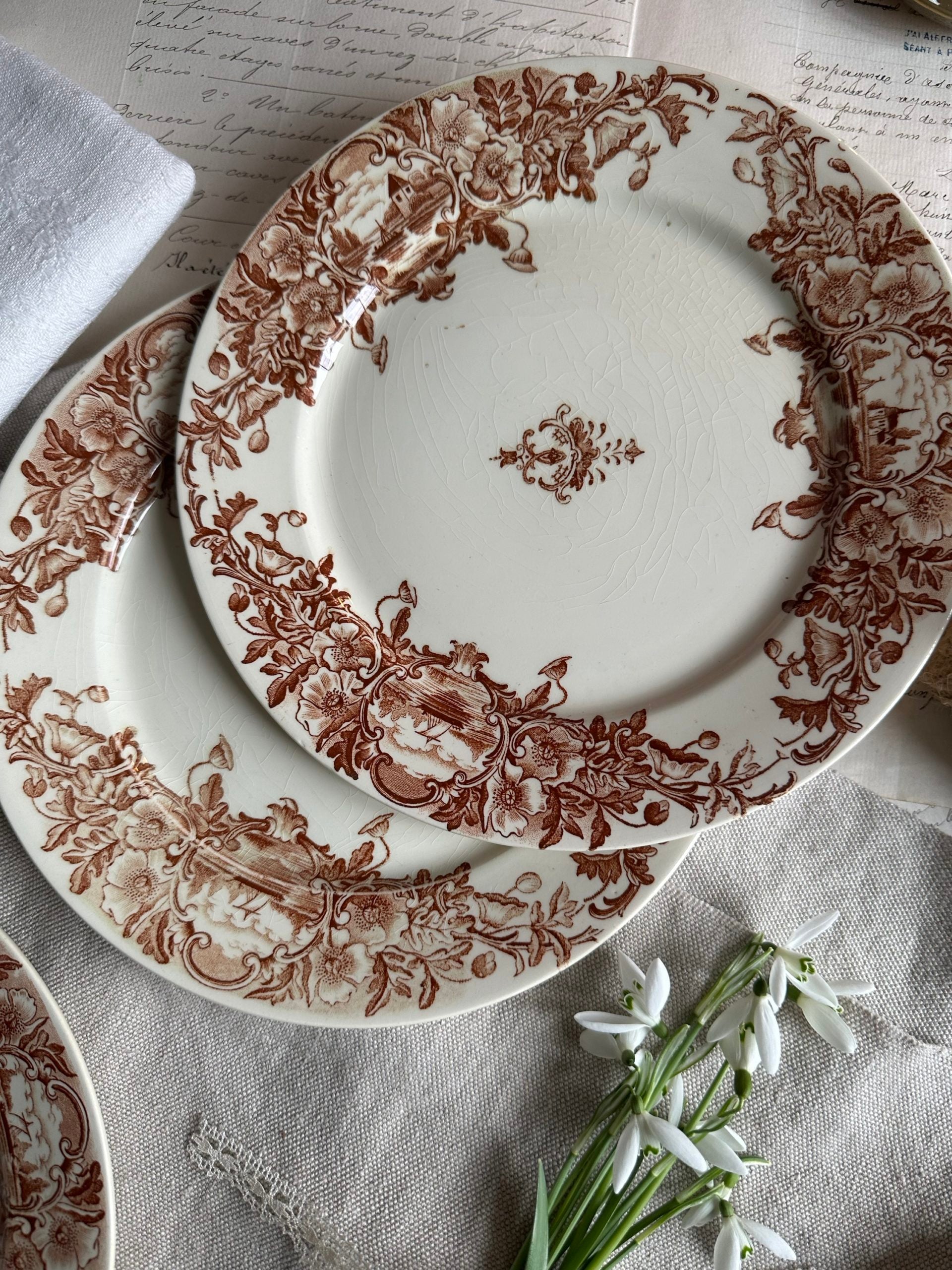 II. Suite de 6 assiettes à dessert Badonviller modèle Marine