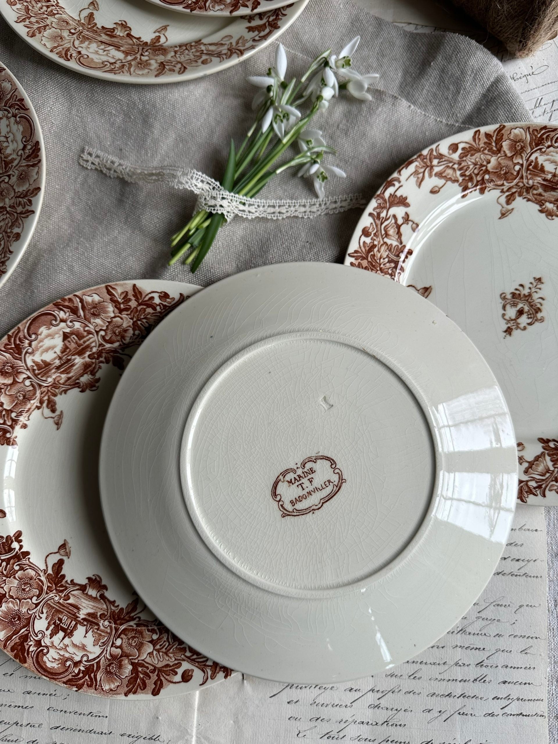 II. Suite de 6 assiettes à dessert Badonviller modèle Marine