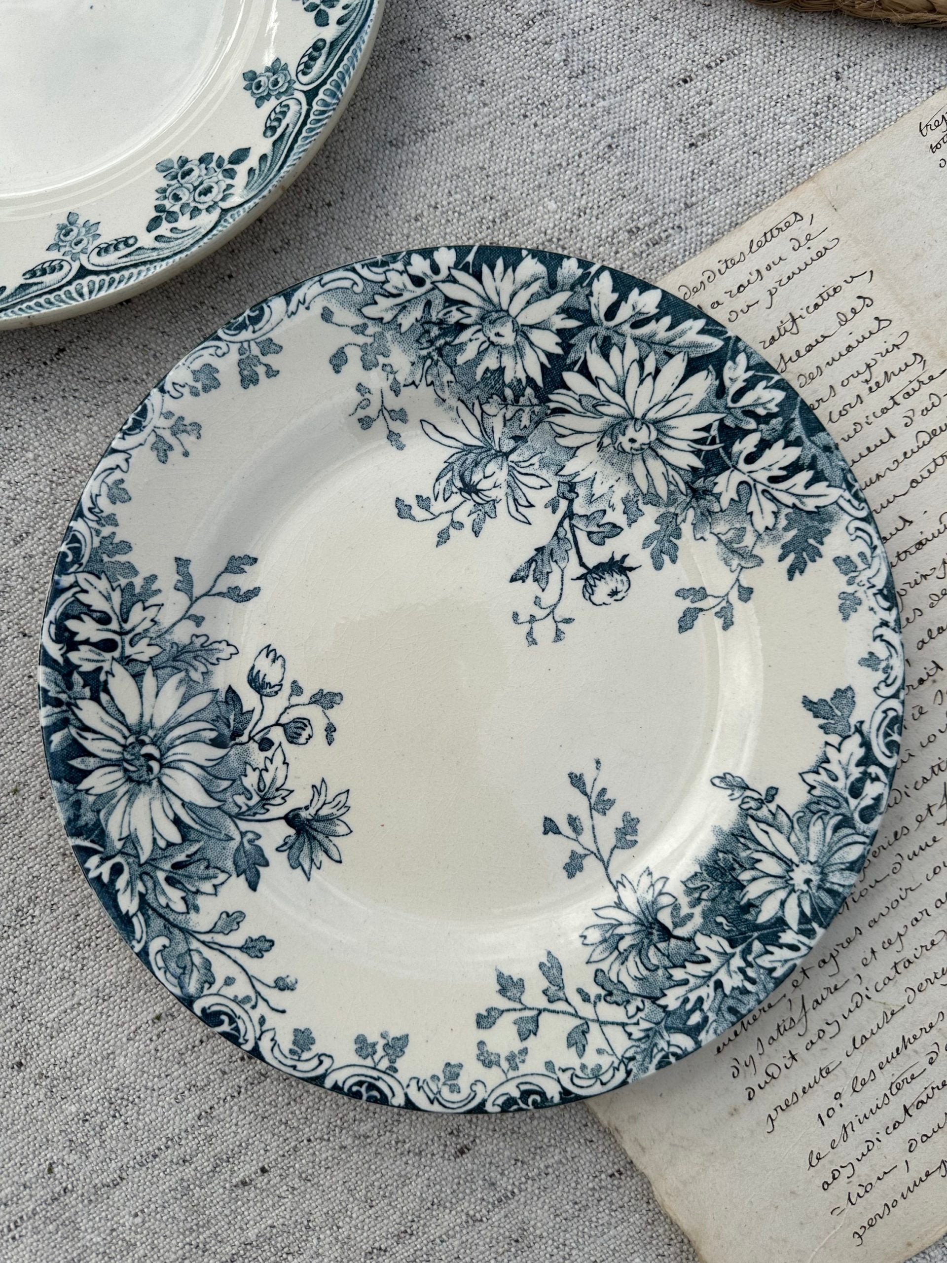 I. Set of 6 mismatched dessert plates