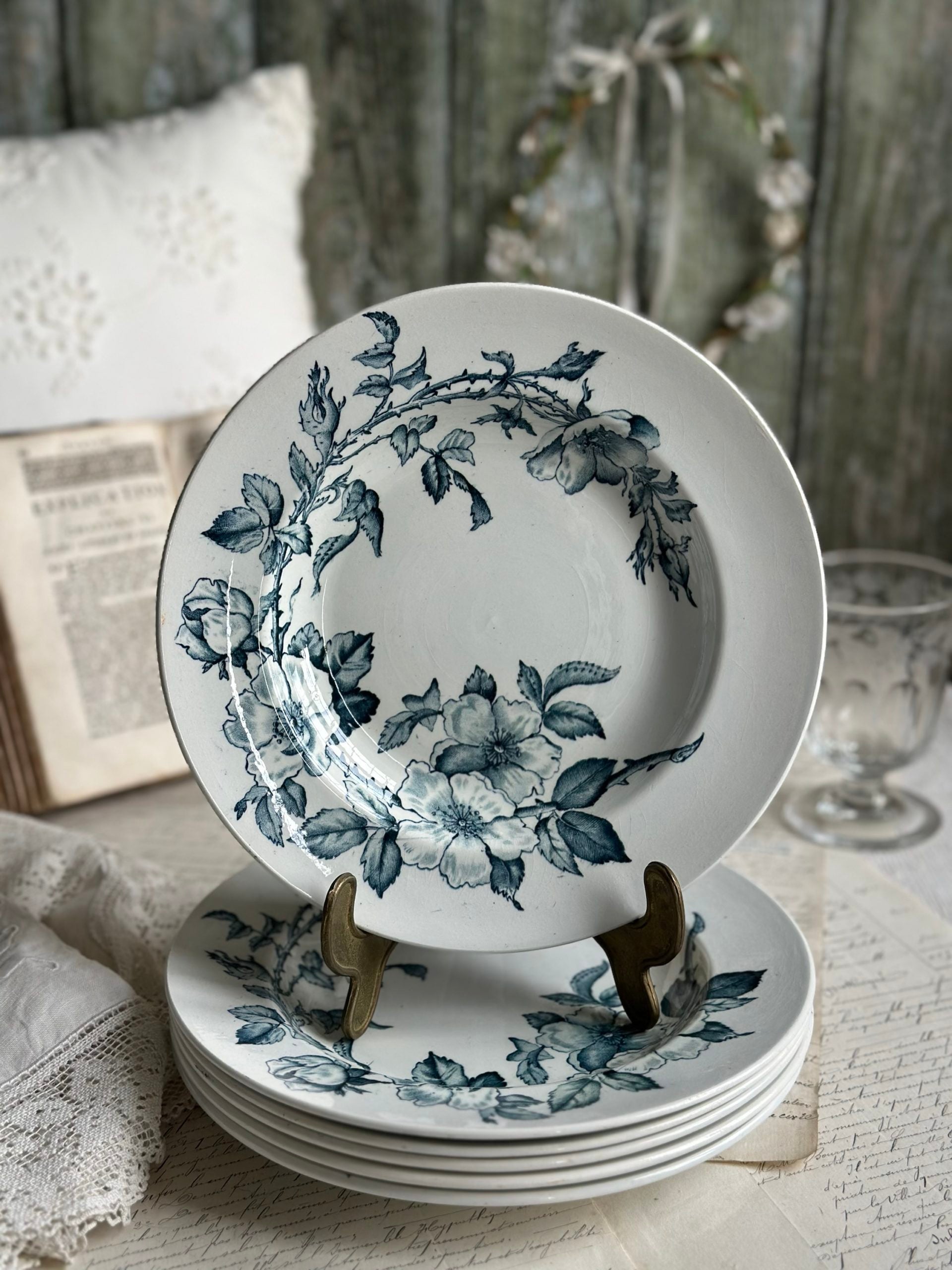 Set of 6 Creil and Montereau Rosa pattern soup plates