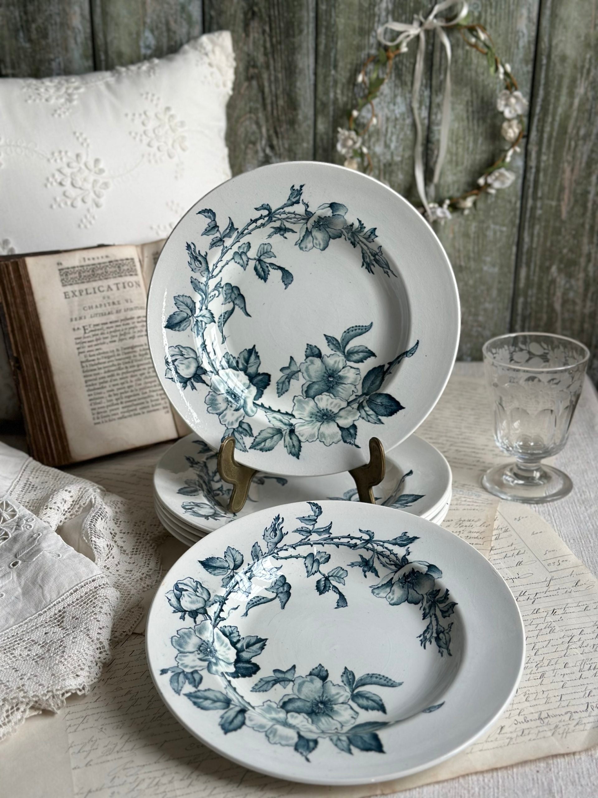 Set of 6 Creil and Montereau Rosa pattern soup plates