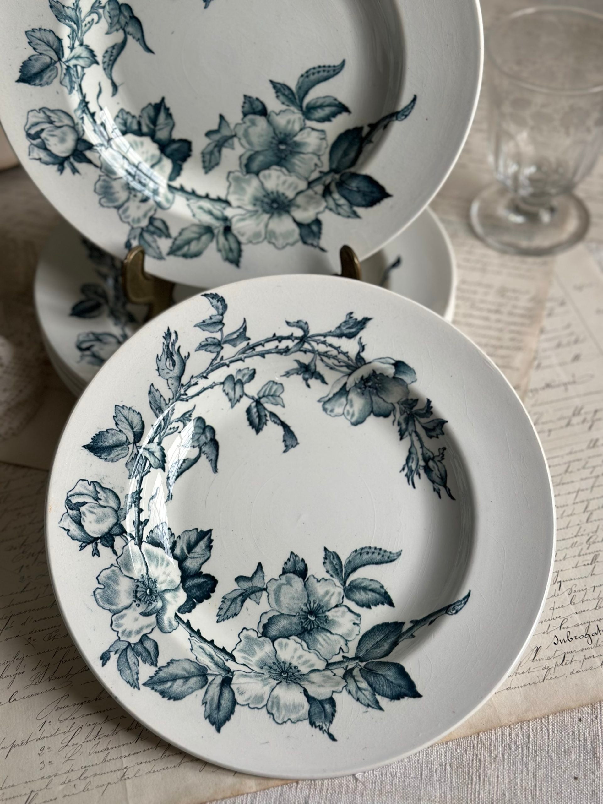 Set of 6 Creil and Montereau Rosa pattern soup plates