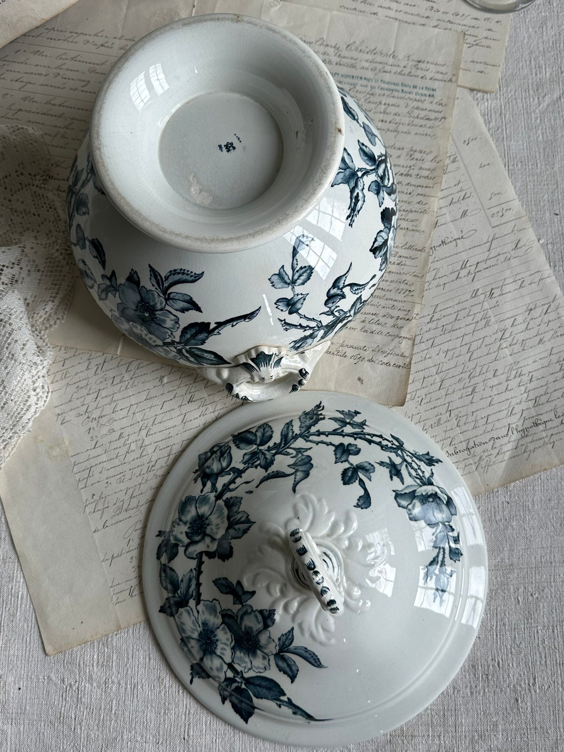 Creil and Montereau Rosa model soup tureen