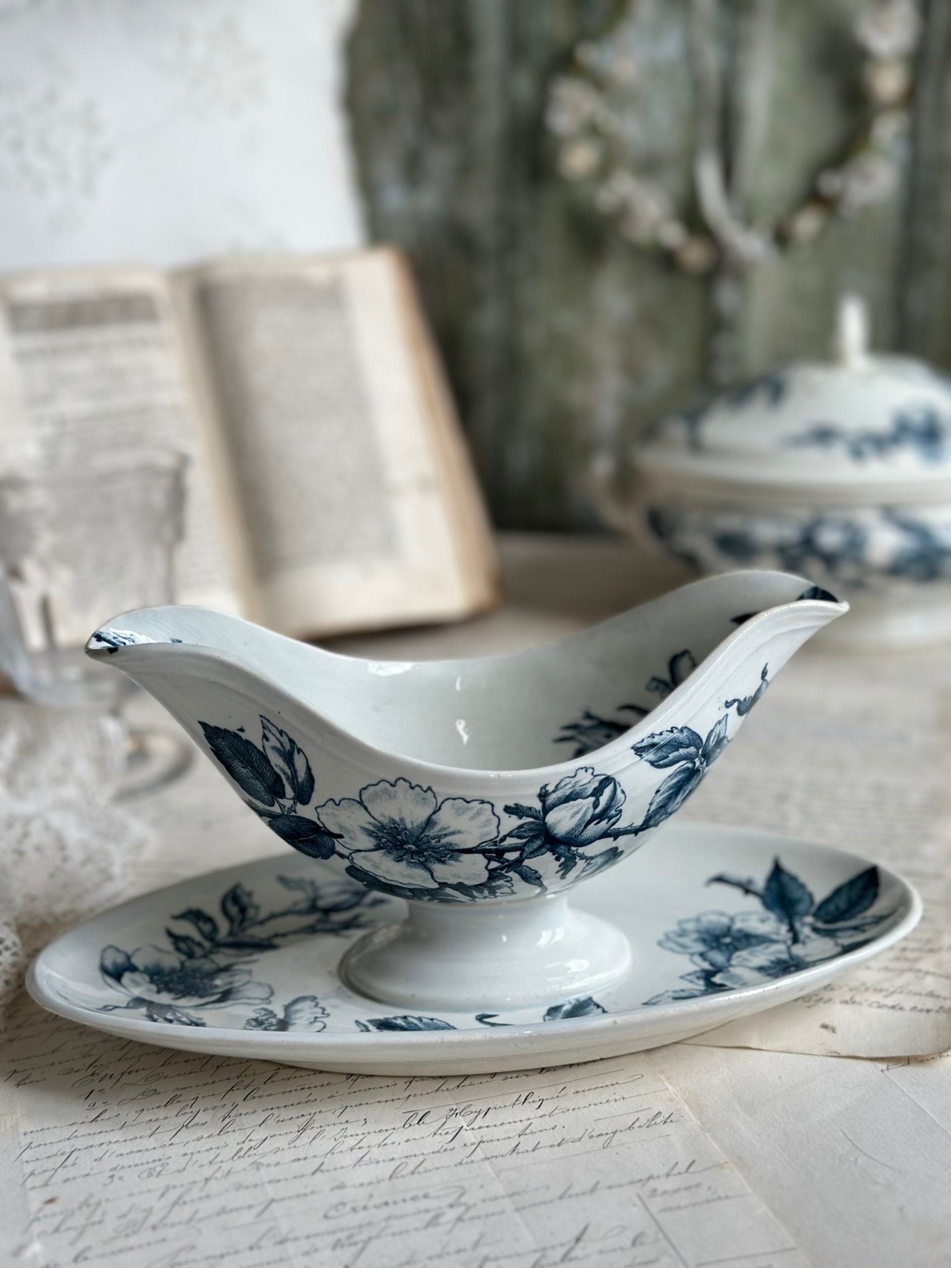 Creil and Montereau Rosa model gravy boat