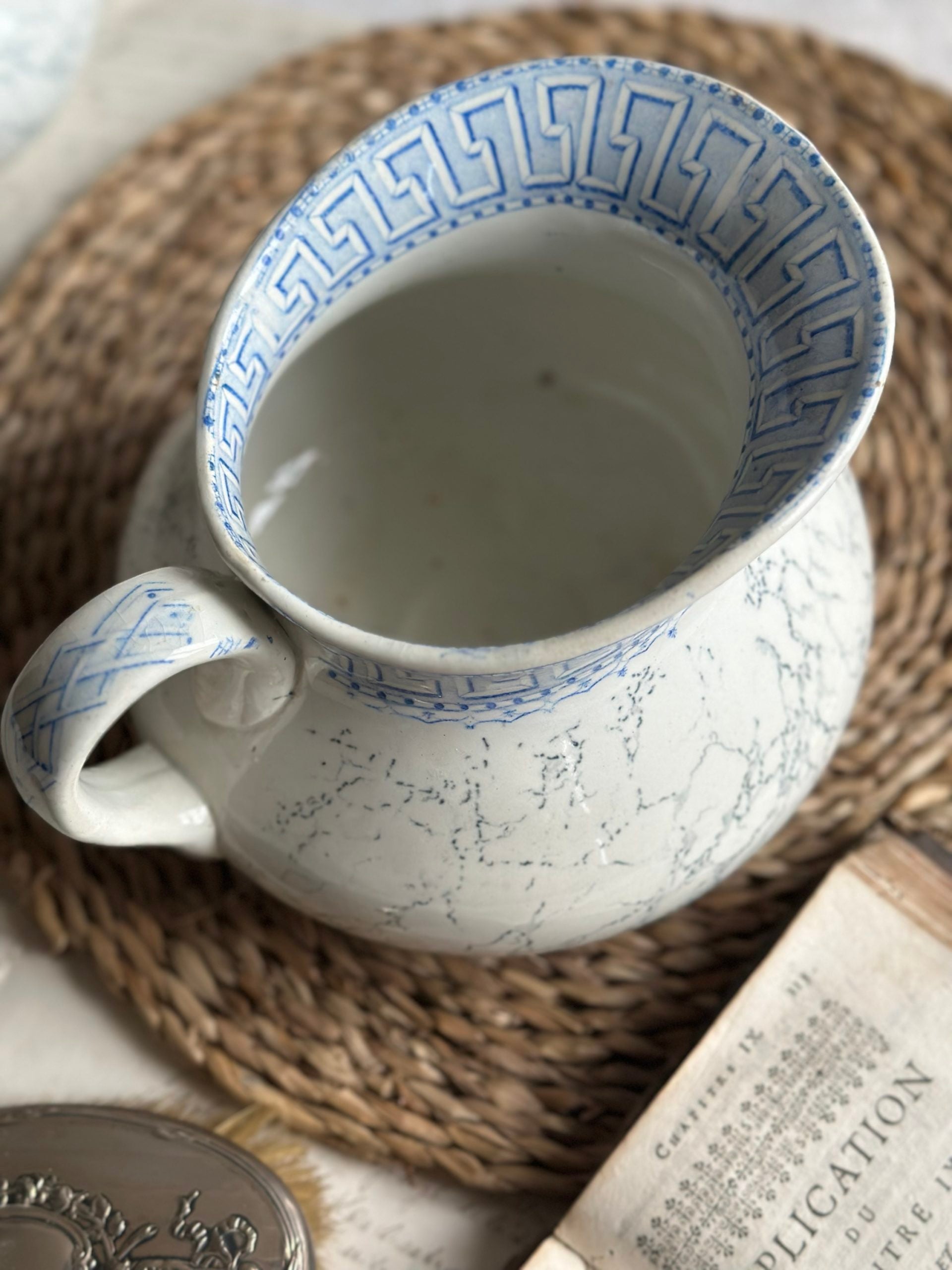 Chubby spittoon Lunéville Athens