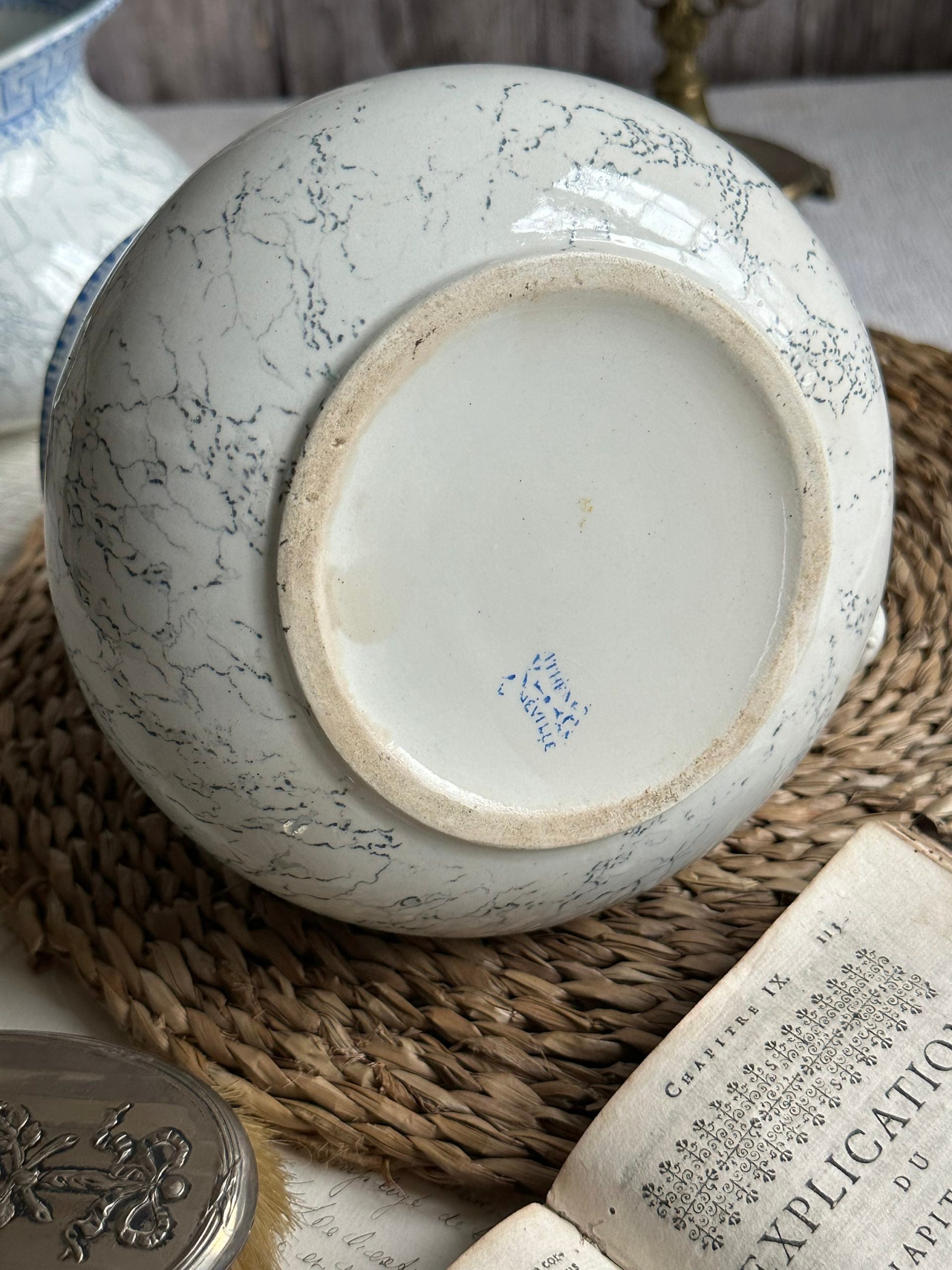 Chubby spittoon Lunéville Athens