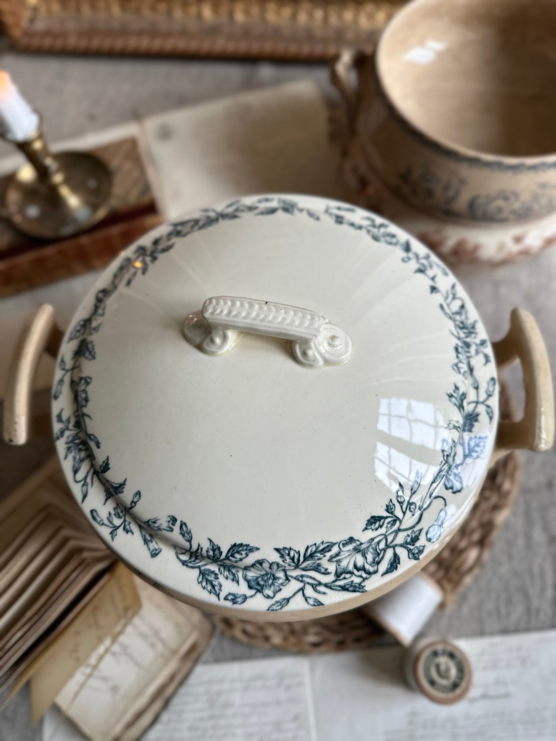 Soupière Salins modèle Guirlande