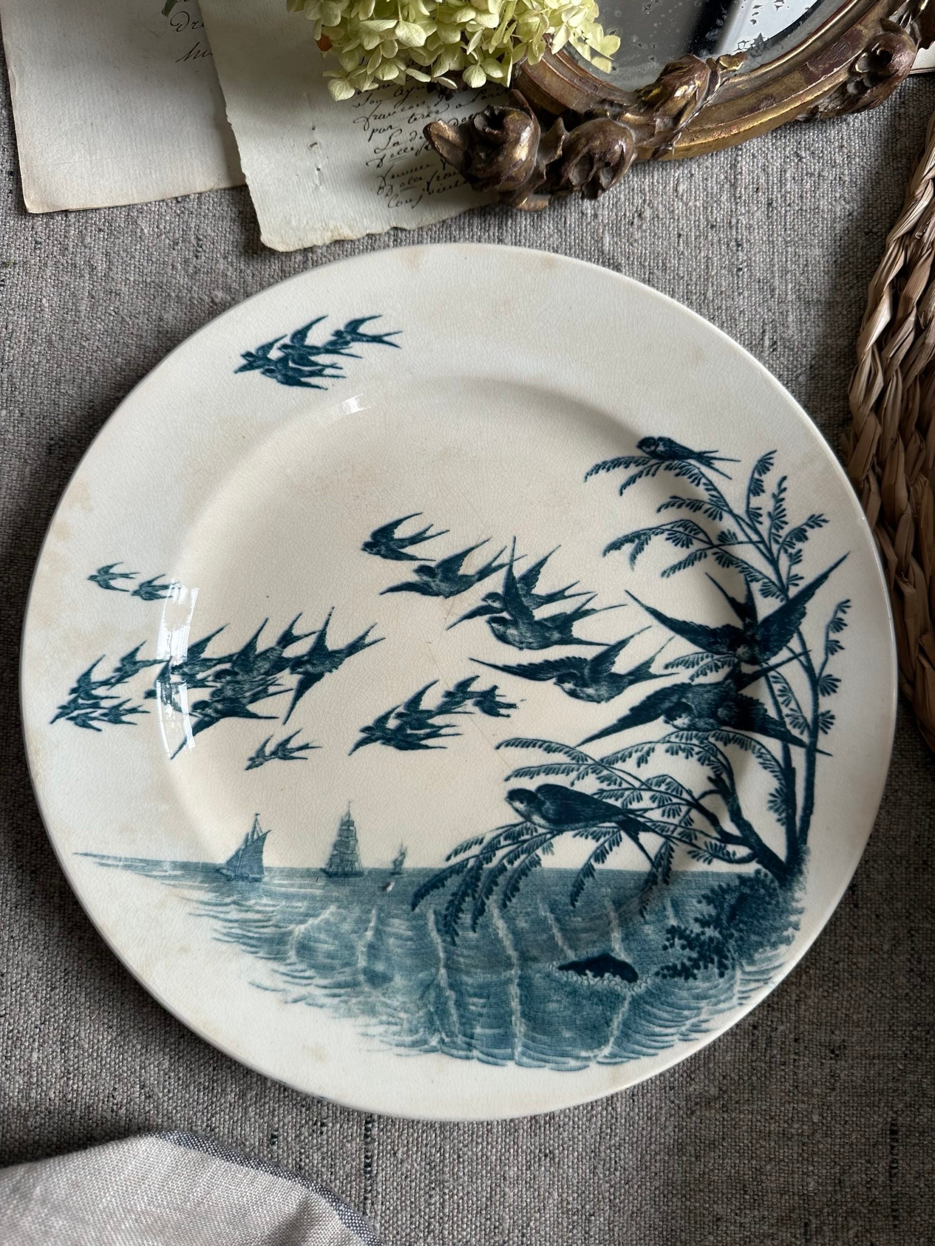 Suite de 6 assiettes plates terre de fer