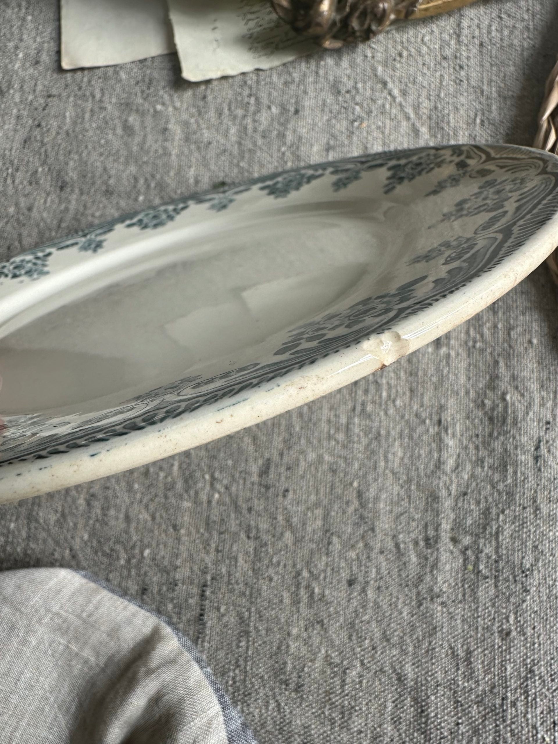 Suite de 6 assiettes plates terre de fer