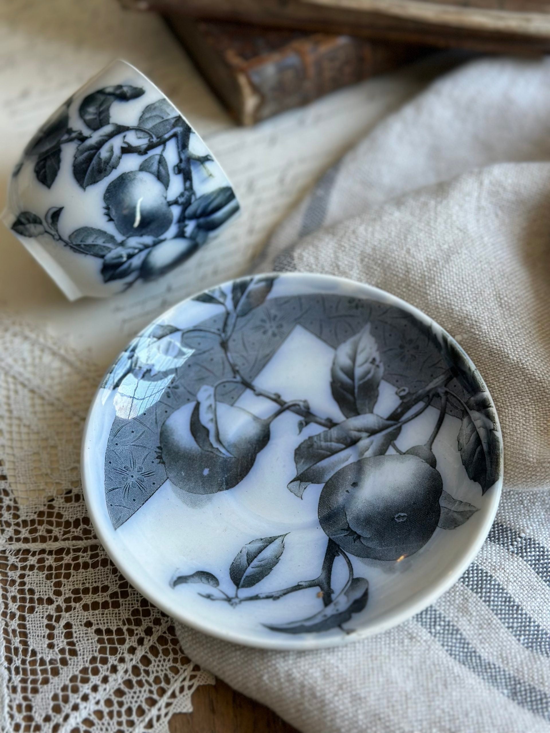 Coffee cup manufactured by BMW & Co. Brown Westhead Moore, Gainsboro model, 19th century