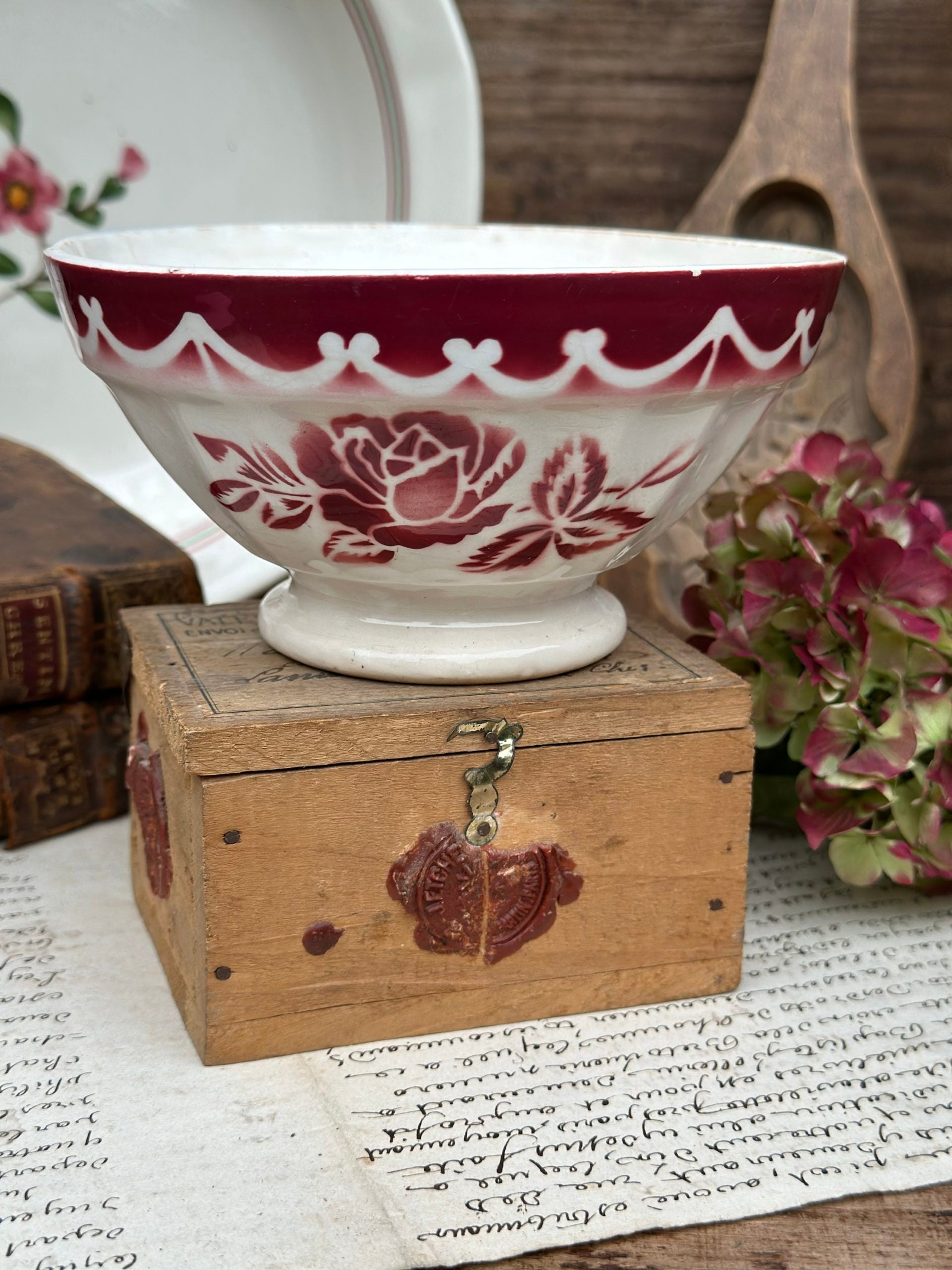 Digoin Sarreguemines red bowl