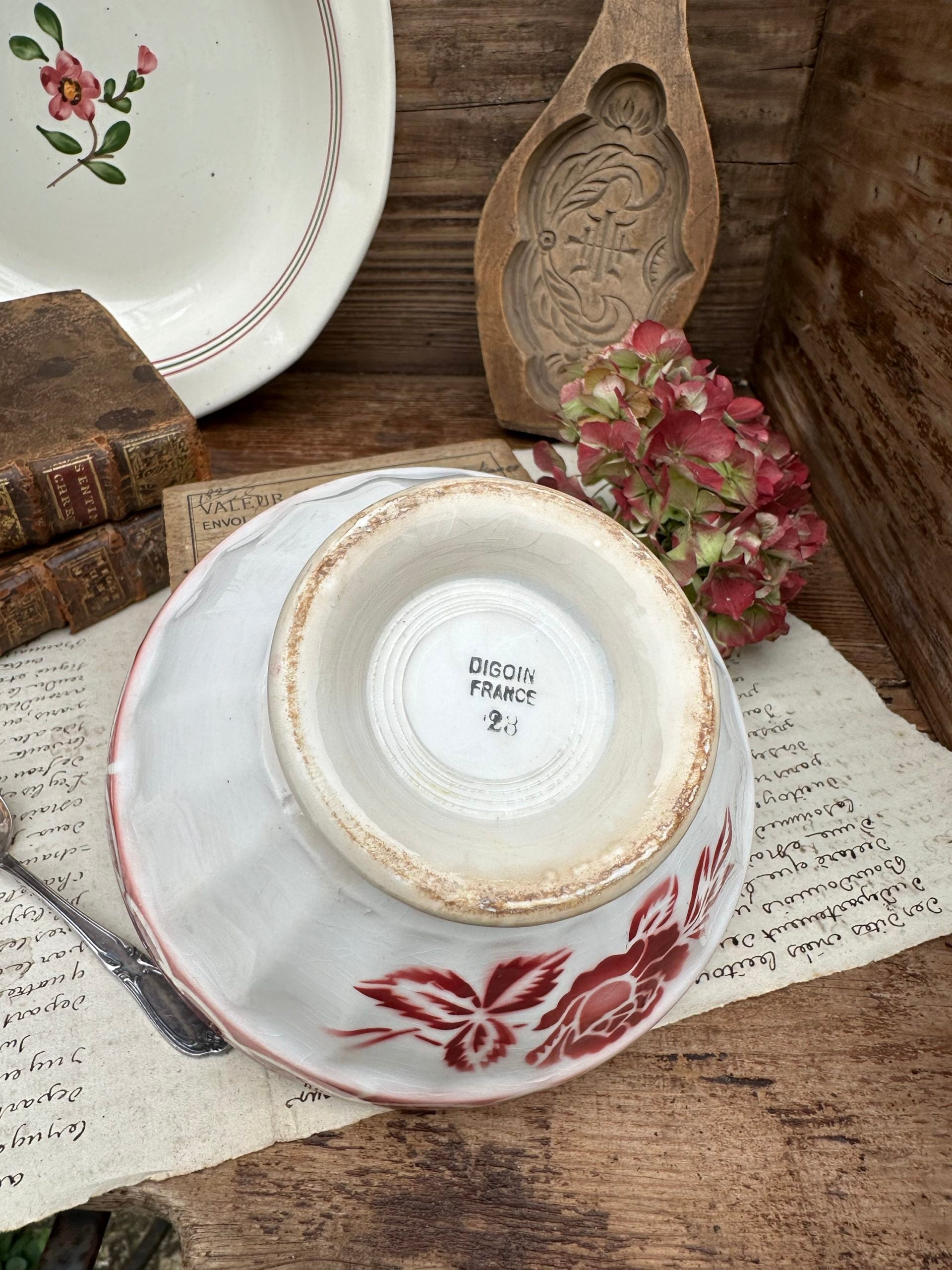 Digoin Sarreguemines red bowl
