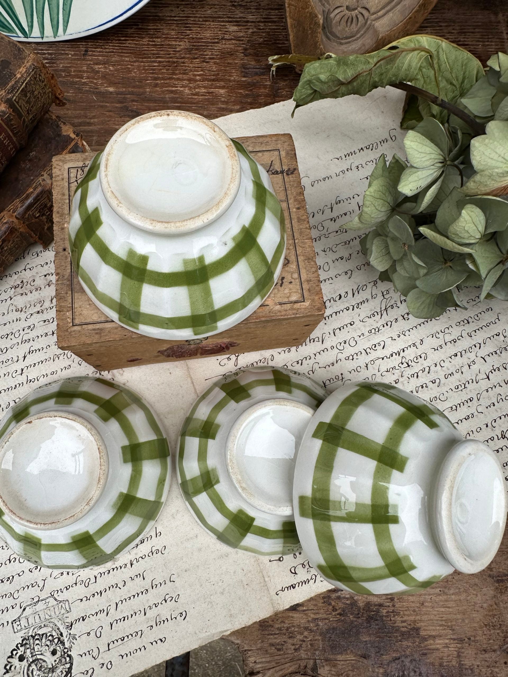 Mini green checkered faceted bowl