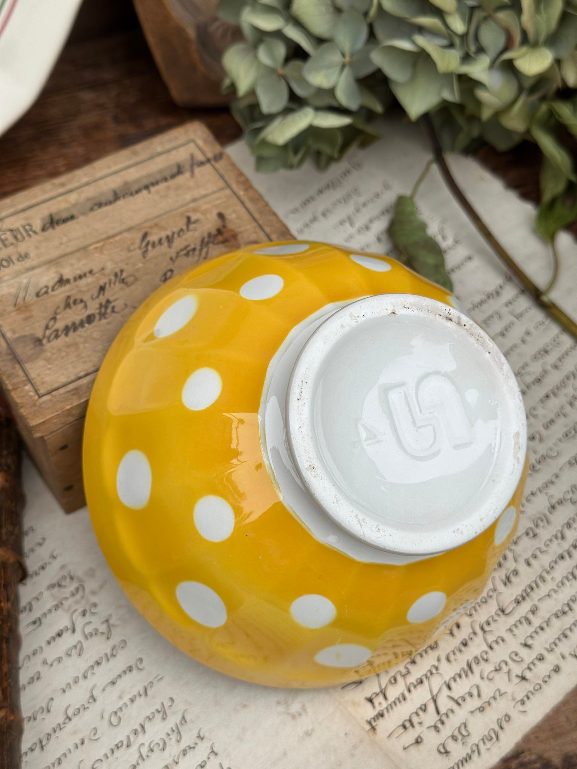 Sarreguemines polka dot bowl