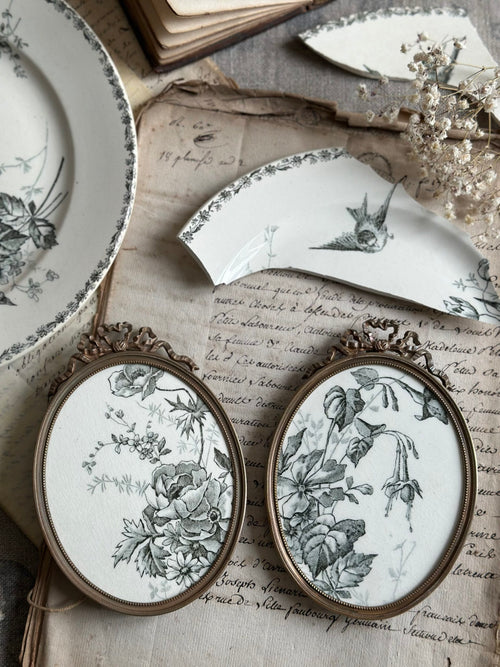 Antique oval bronze and ironstone frame, Choisy le Roi