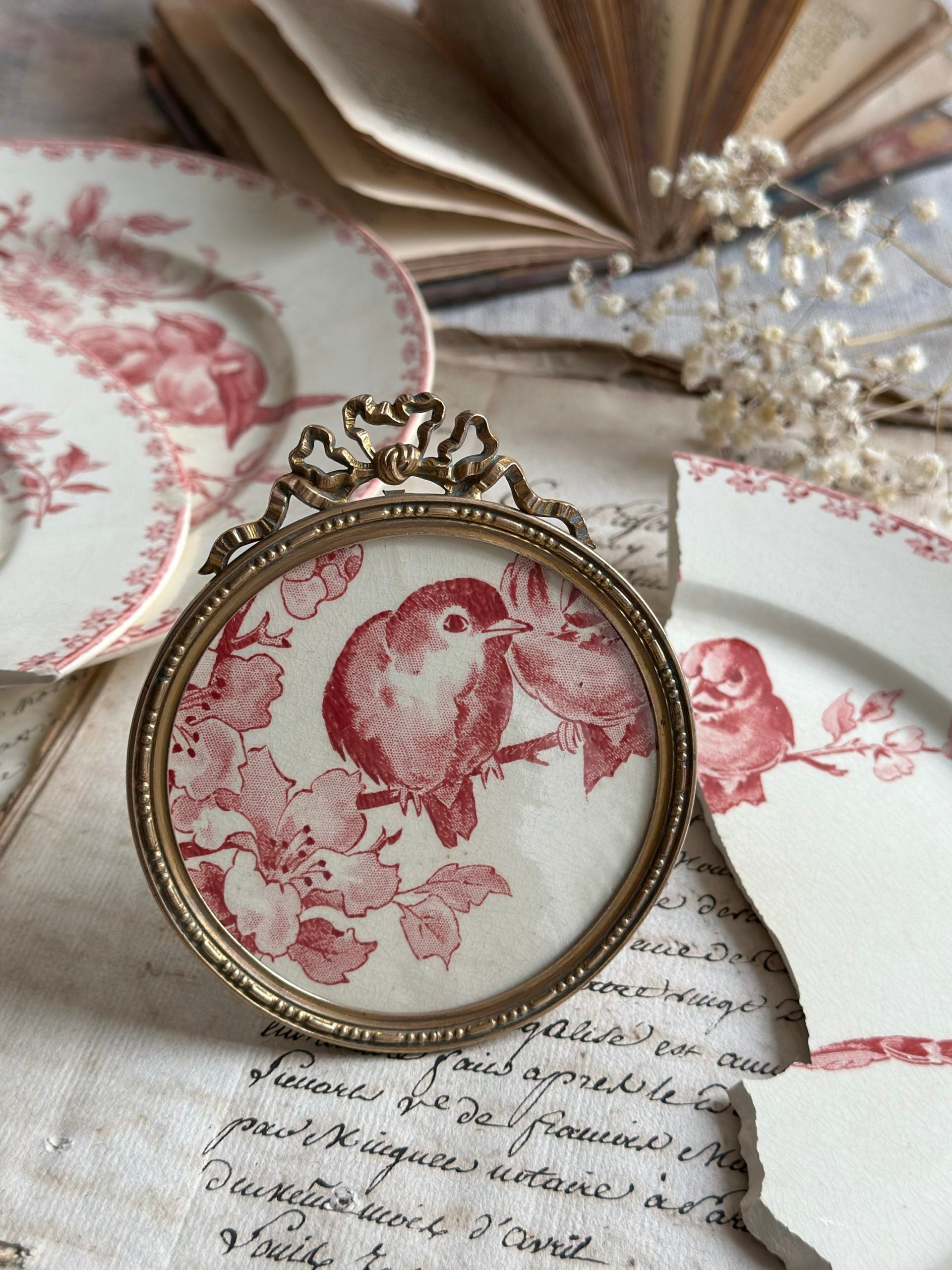 Cadre ancien en bronze et  motif terre de fer Favori Sarreguemines