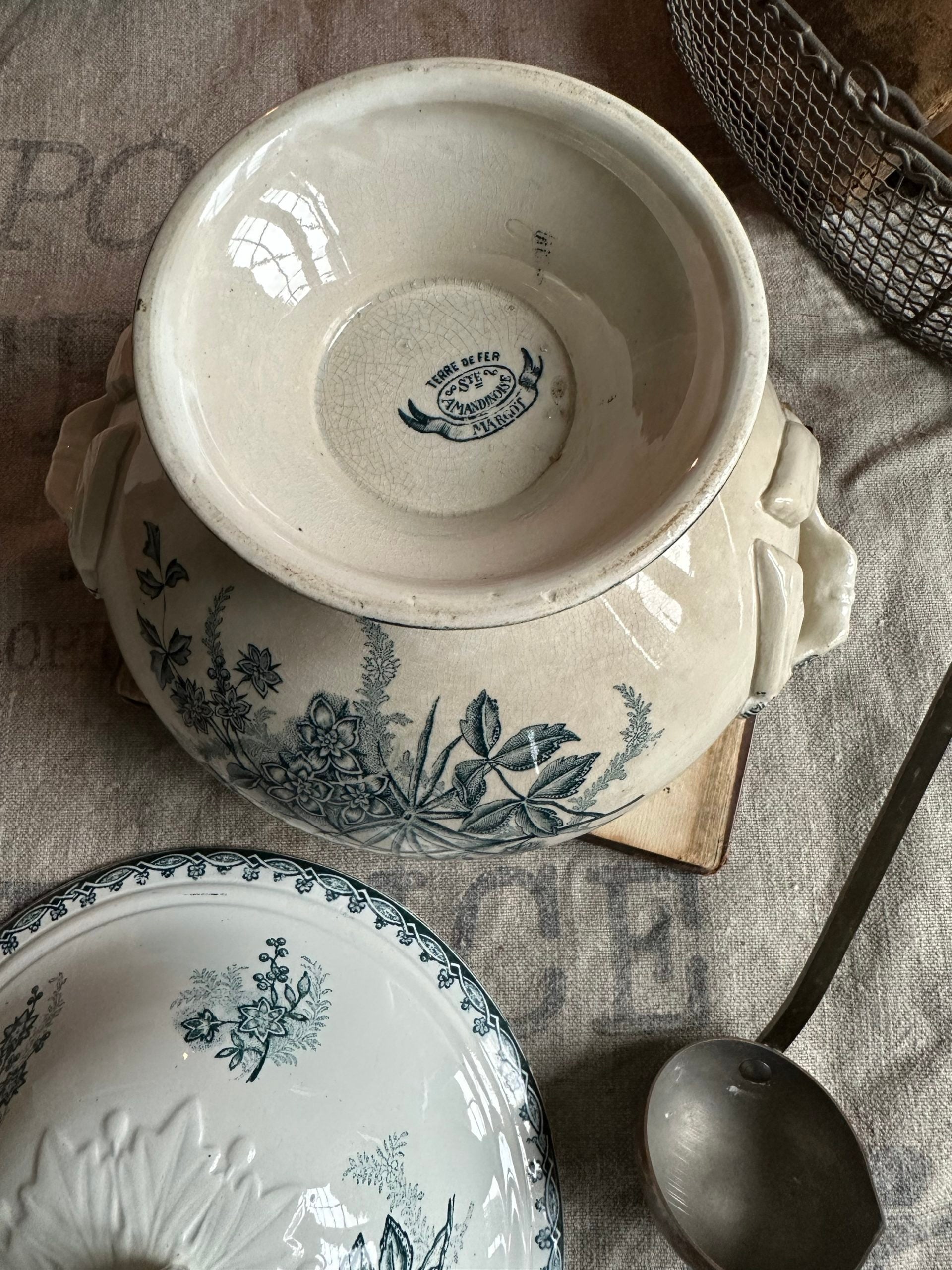 Petite soupière / légumier Ste Amandinoise modèle Margot