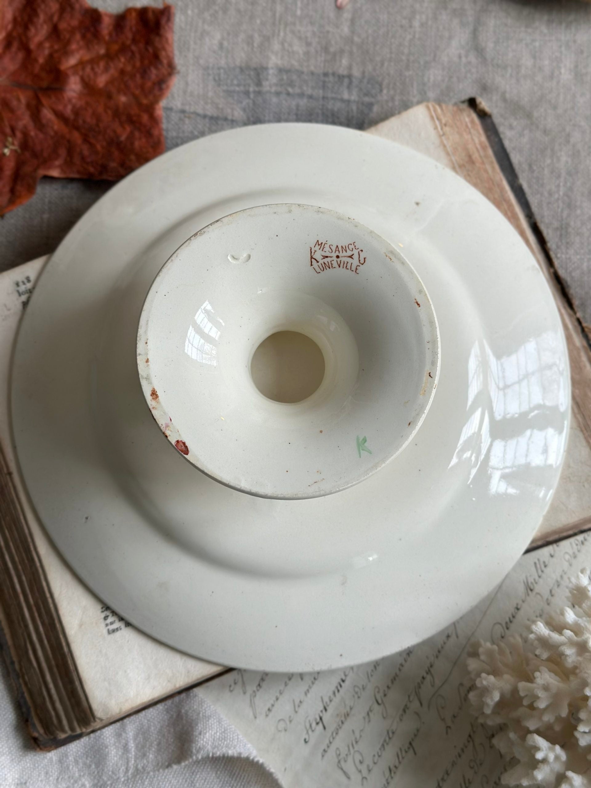 Lunéville polychrome pedestal platter, Mésange pattern