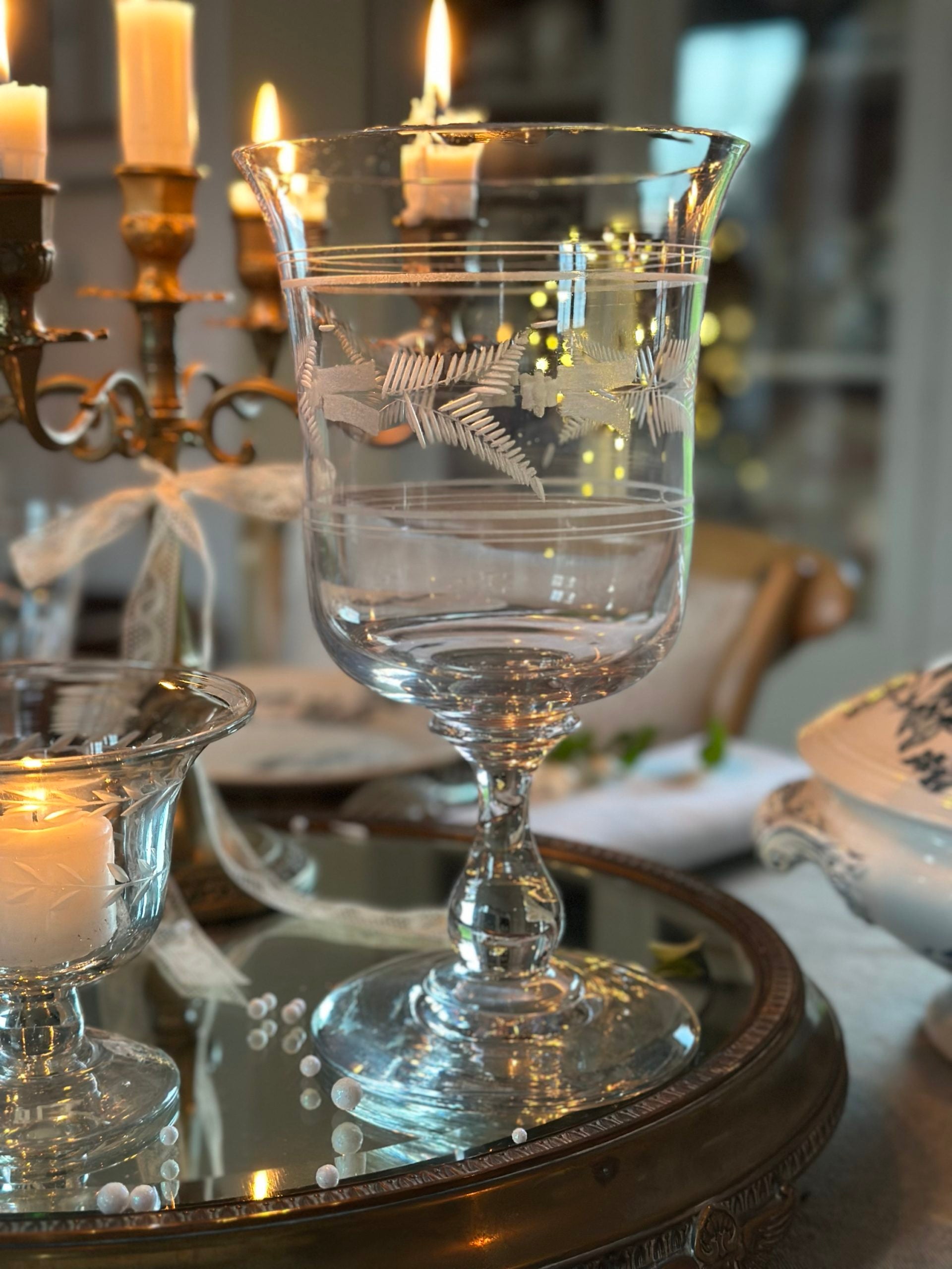 Très grande coupe / vase / photophore en verre gravé, soufflé bouche, XIXème