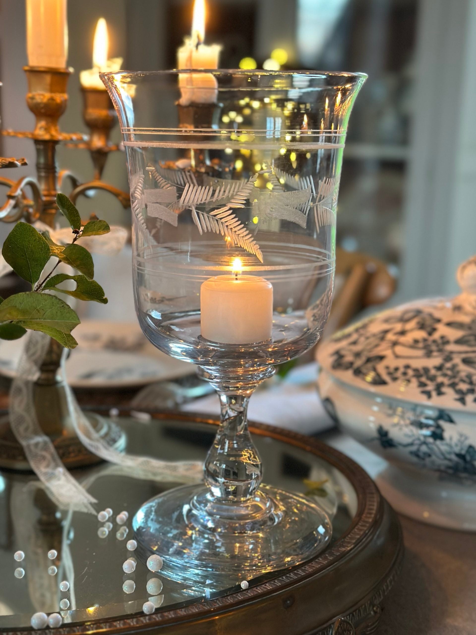 Très grande coupe / vase / photophore en verre gravé, soufflé bouche, XIXème