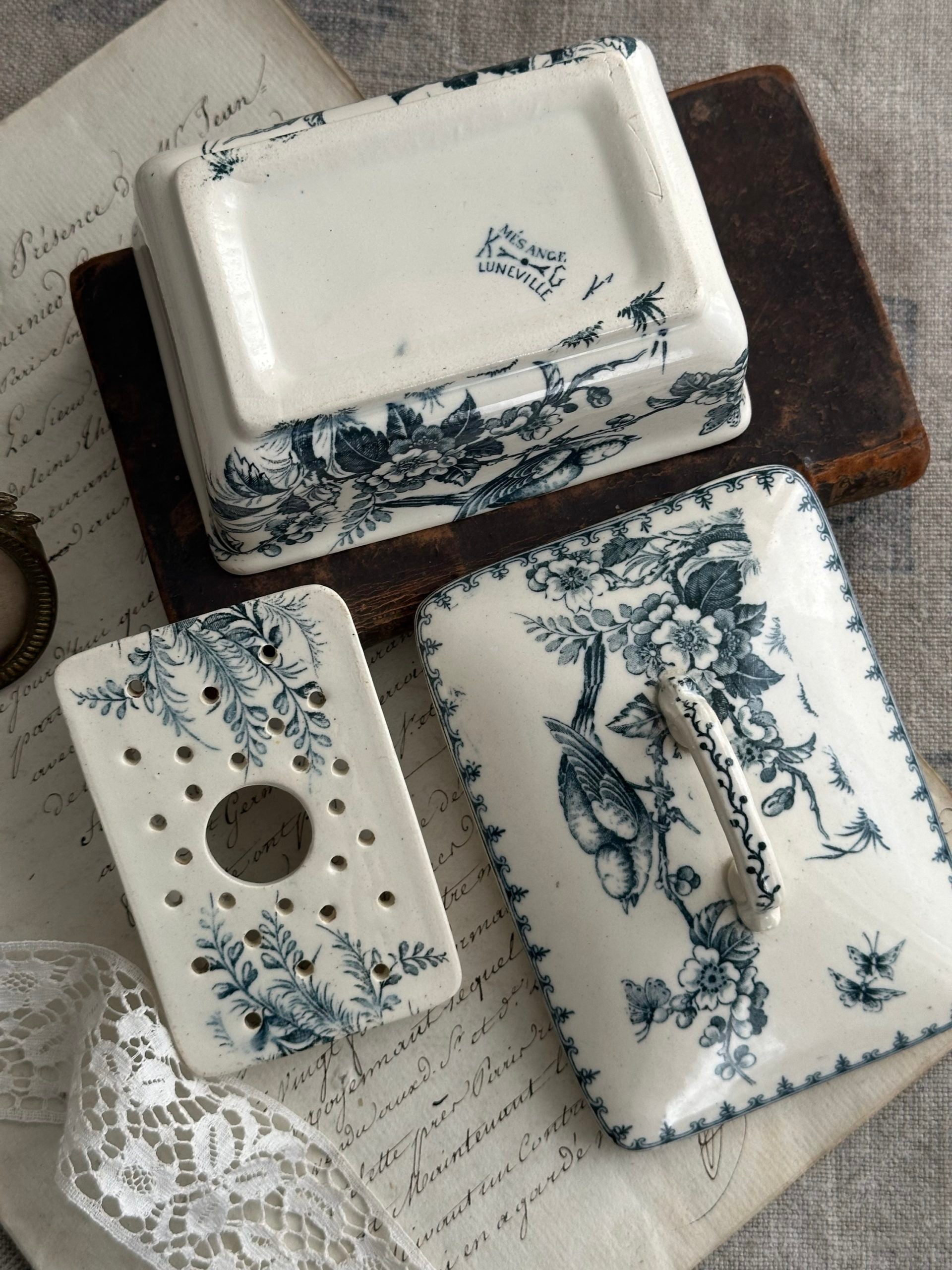 Lunéville Mésange model soap dish