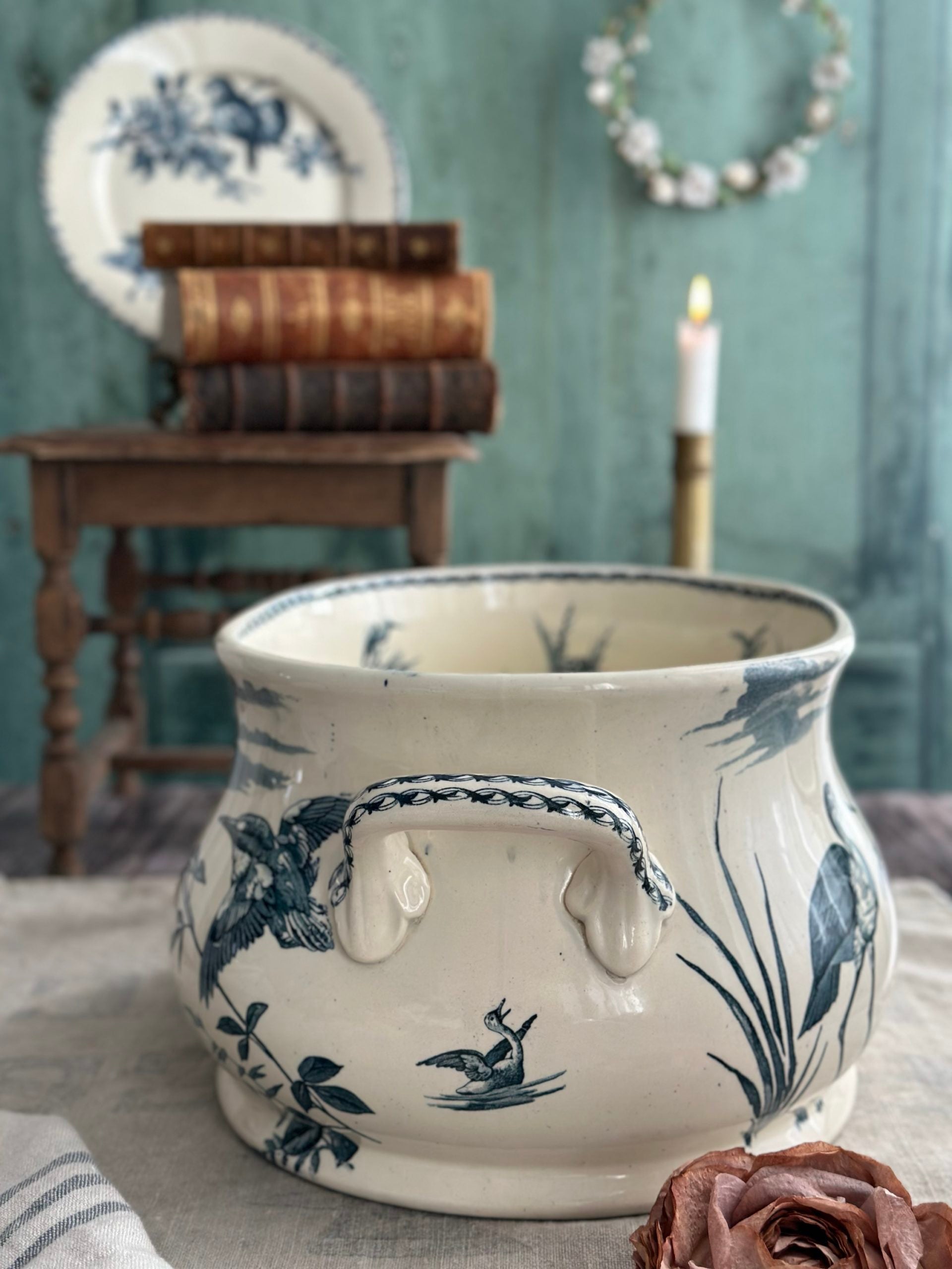 EXCEPTIONAL PIECE, very large Lunéville "Birds of the Marsh" cooling pond - 19th century