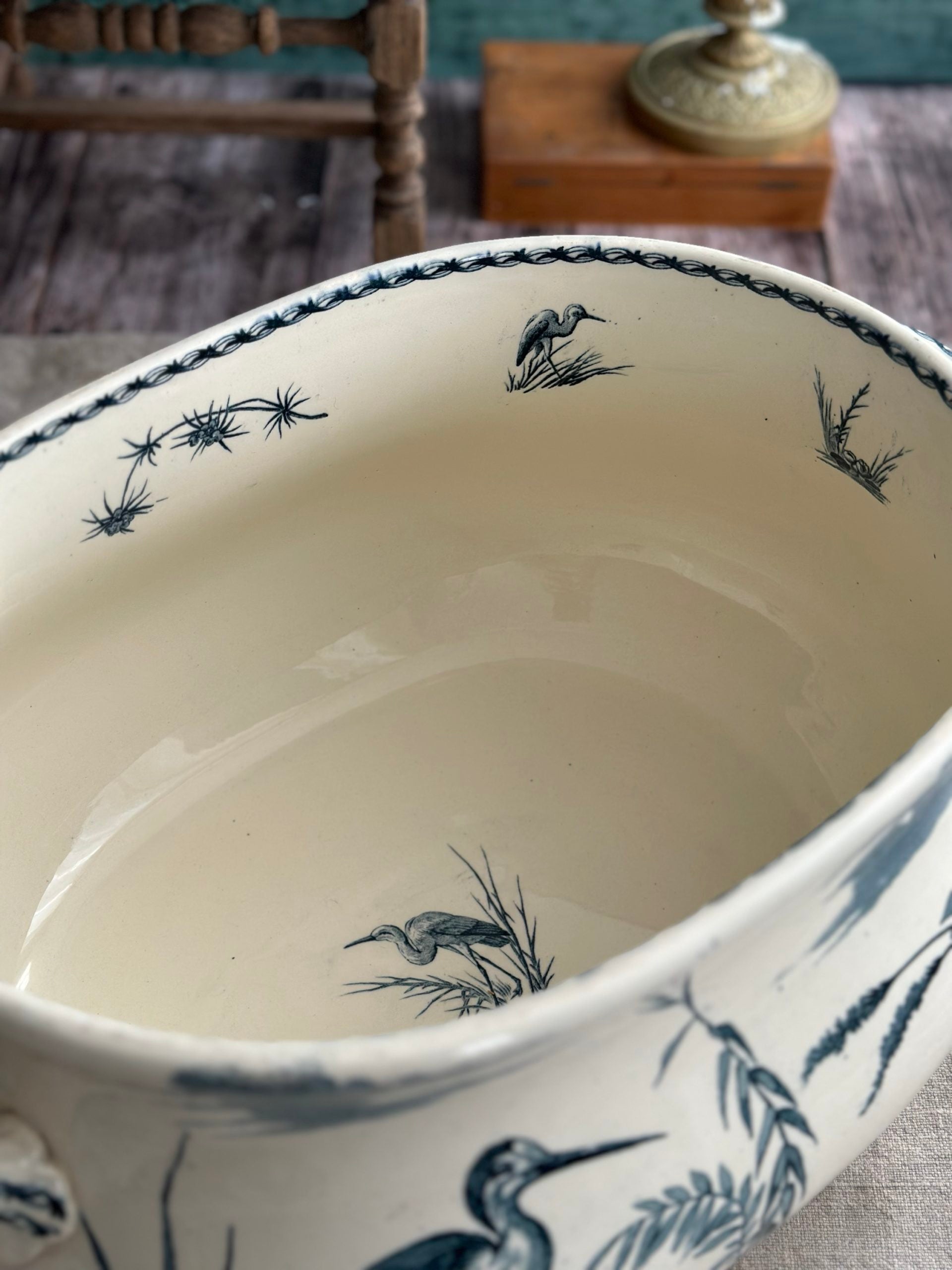 EXCEPTIONAL PIECE, very large Lunéville "Birds of the Marsh" cooling pond - 19th century
