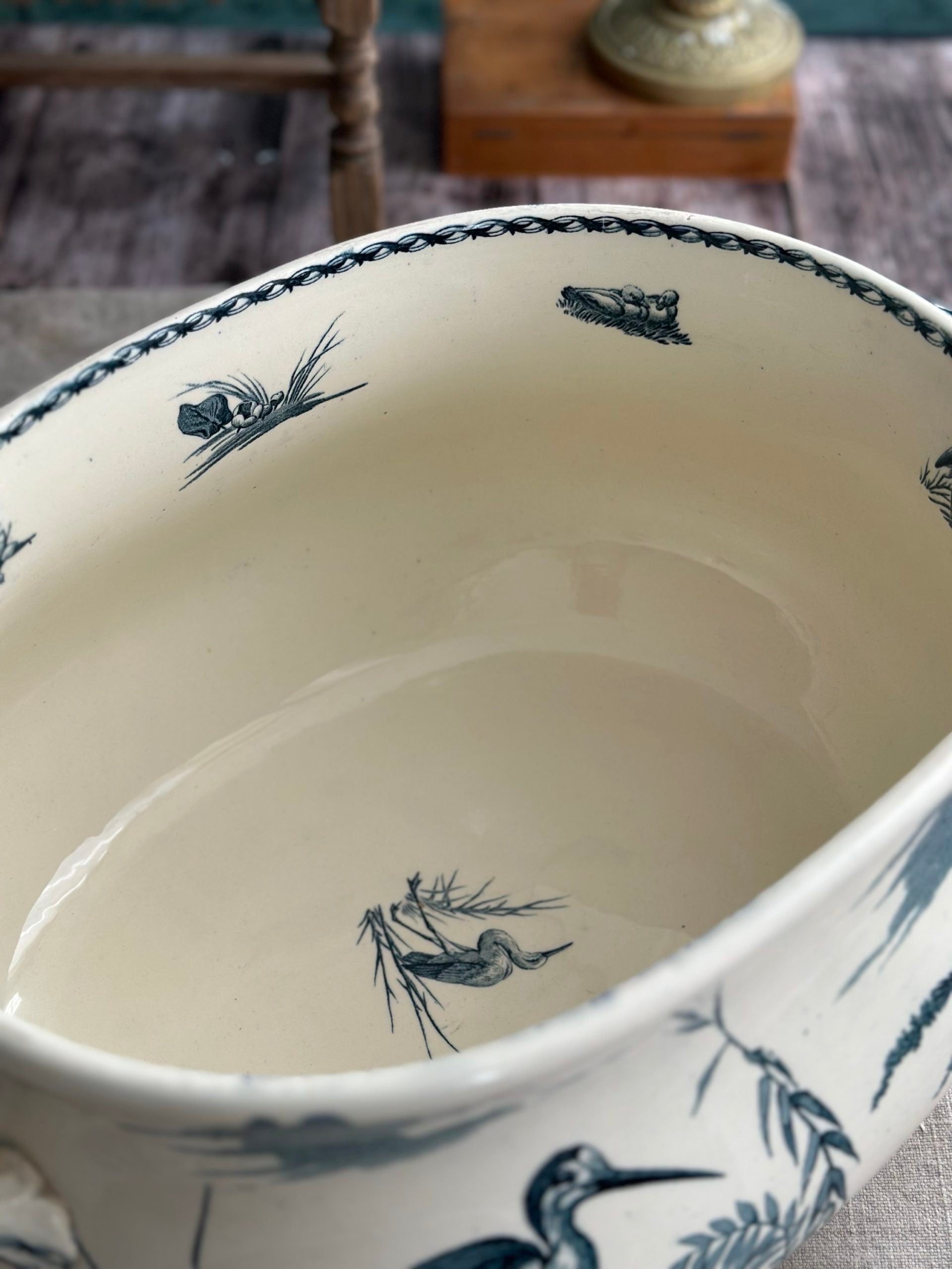 EXCEPTIONAL PIECE, very large Lunéville "Birds of the Marsh" cooling pond - 19th century