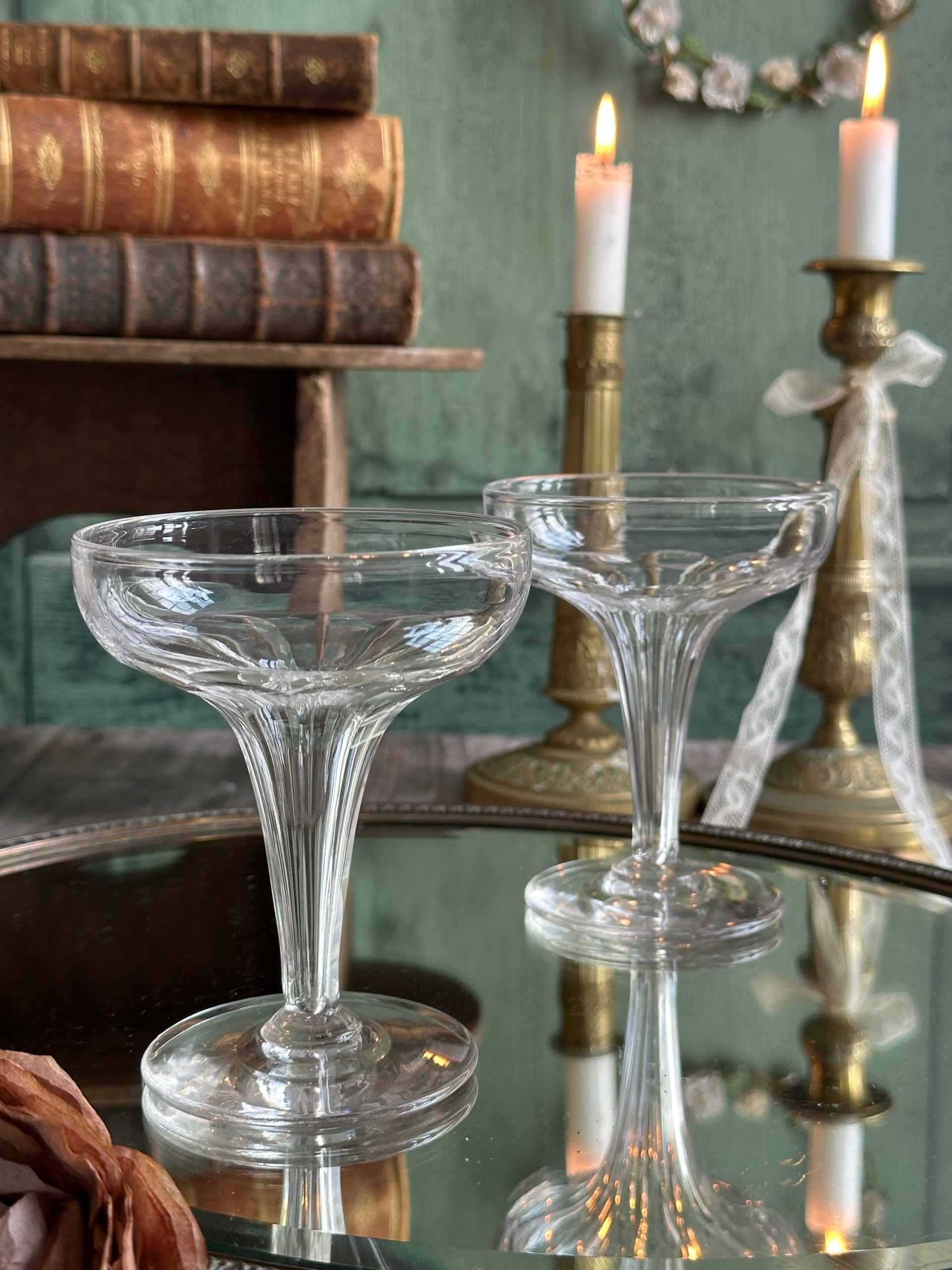 Deux coupes à champagne en cristal Baccarat, champenoises - XIXème