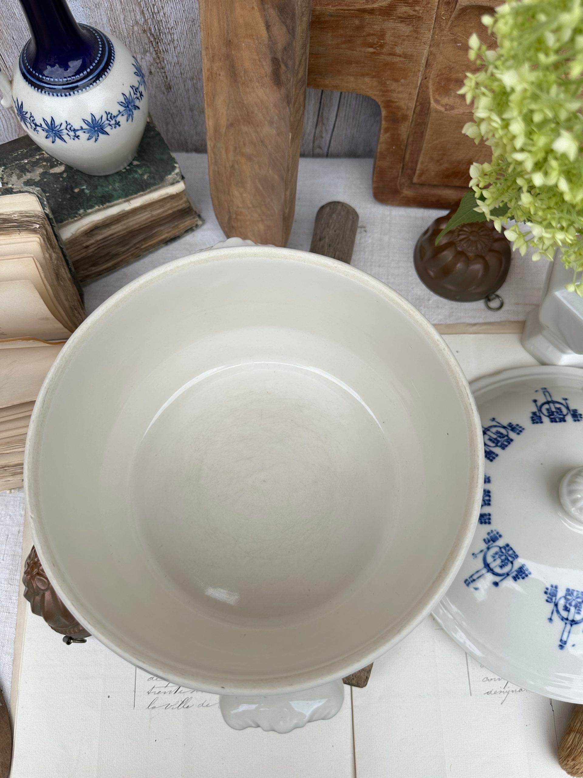 Large St Uze tureen